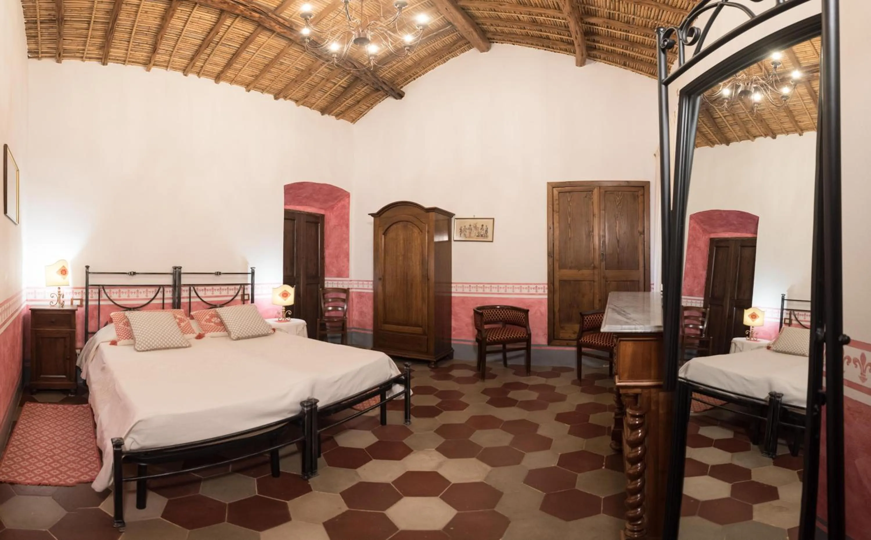 Bed in Hotel Anticos Palathos