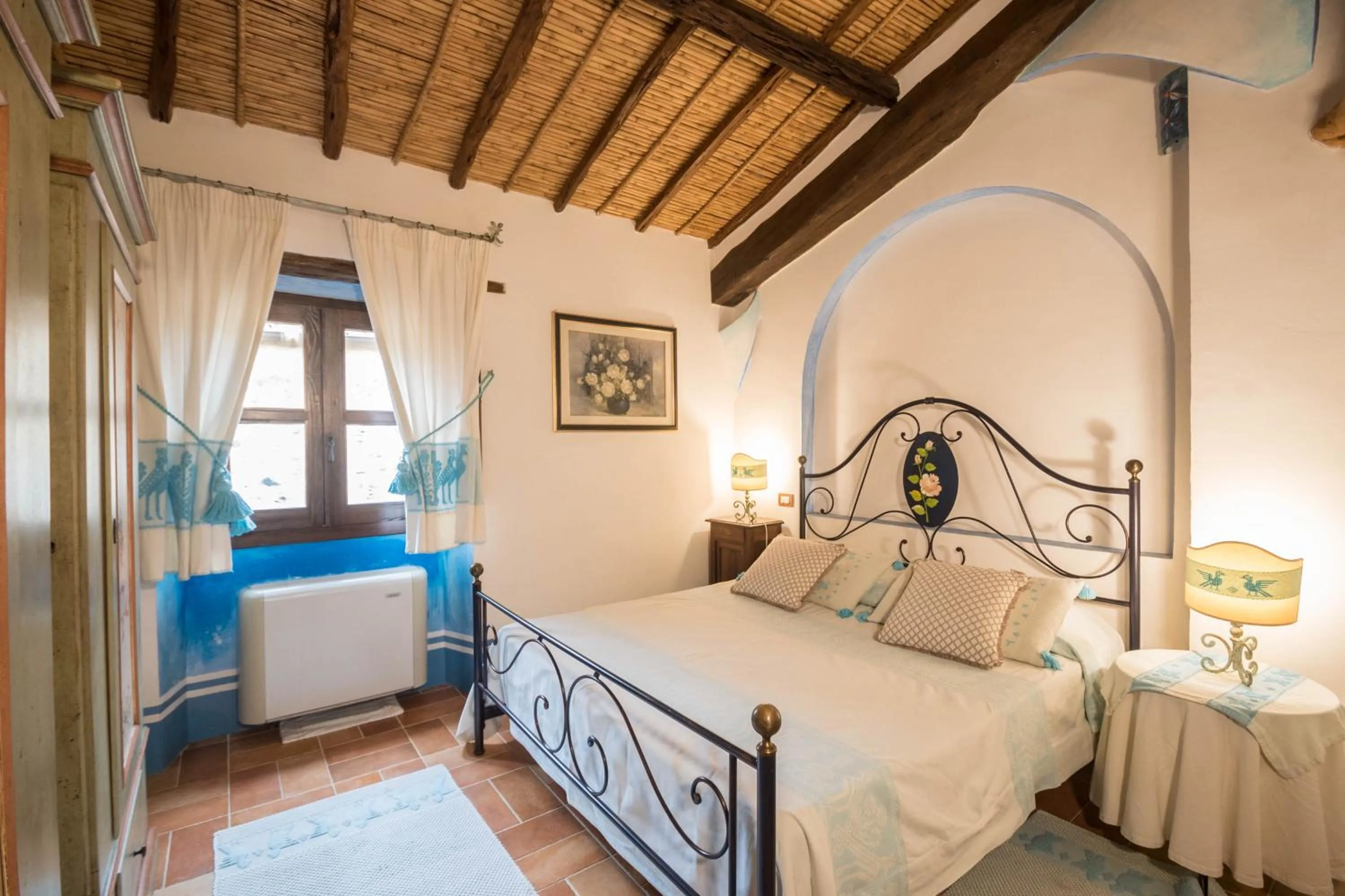 Bed in Hotel Anticos Palathos