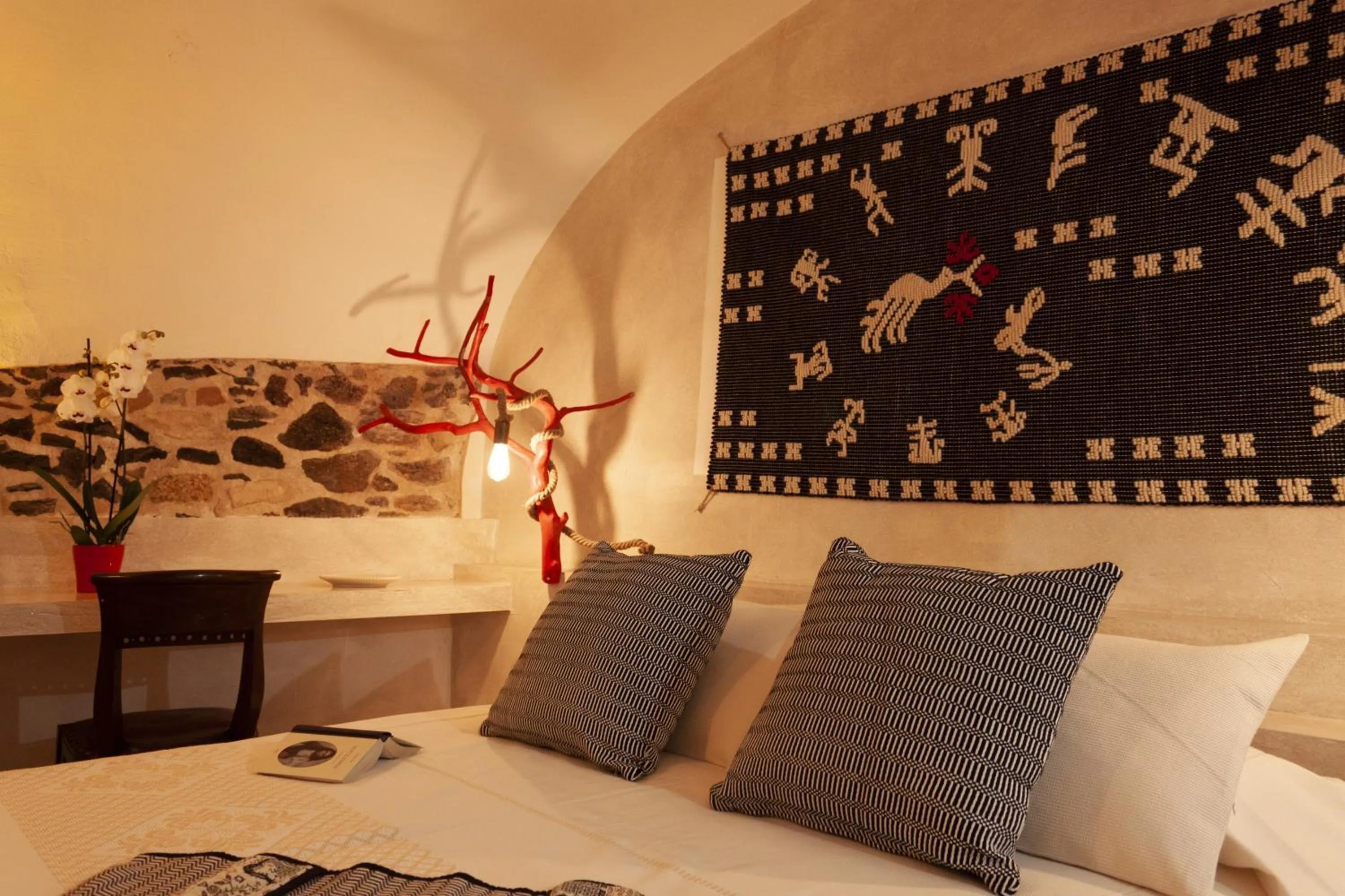 Bed in Hotel Anticos Palathos