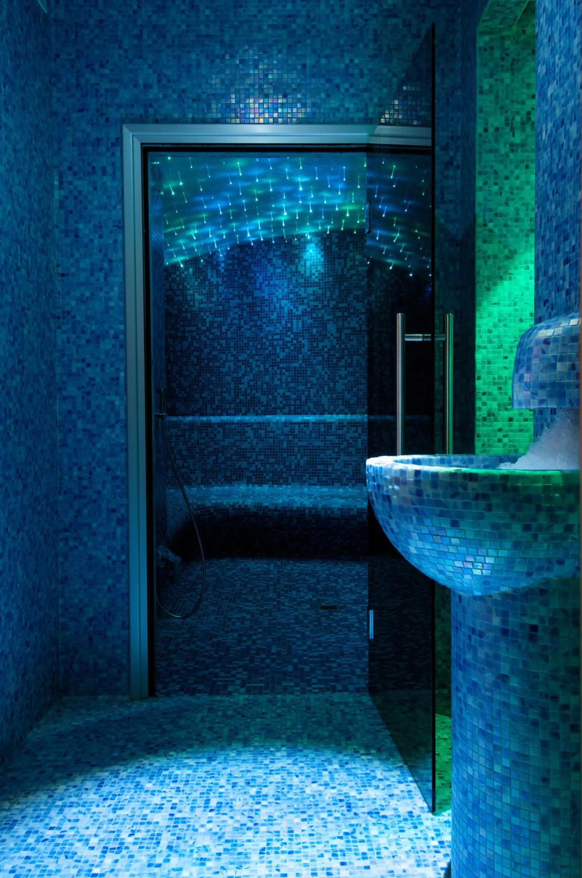 Steam room in Mondial Resort & Spa
