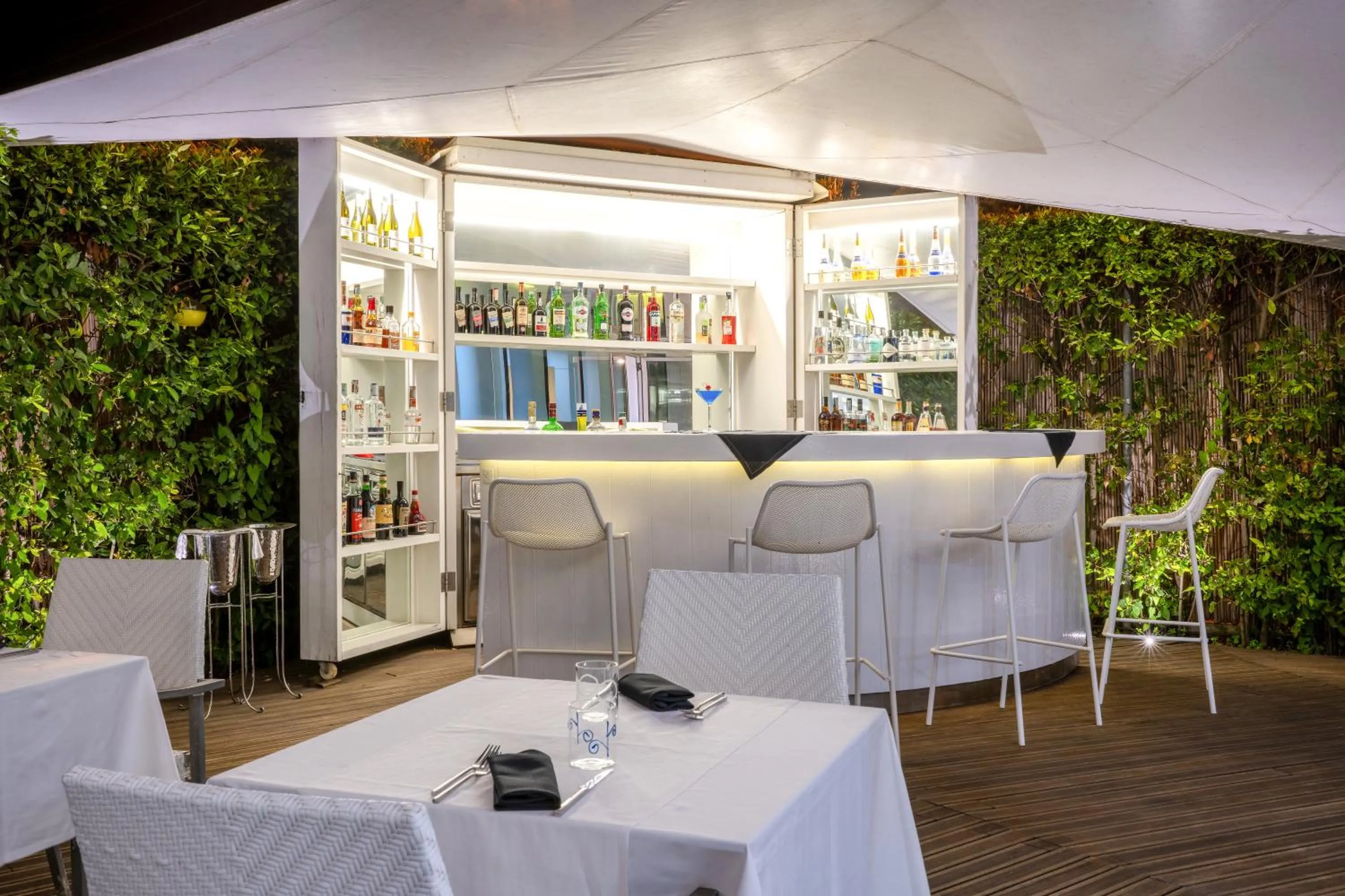 Restaurant/places to eat in Mondial Resort & Spa