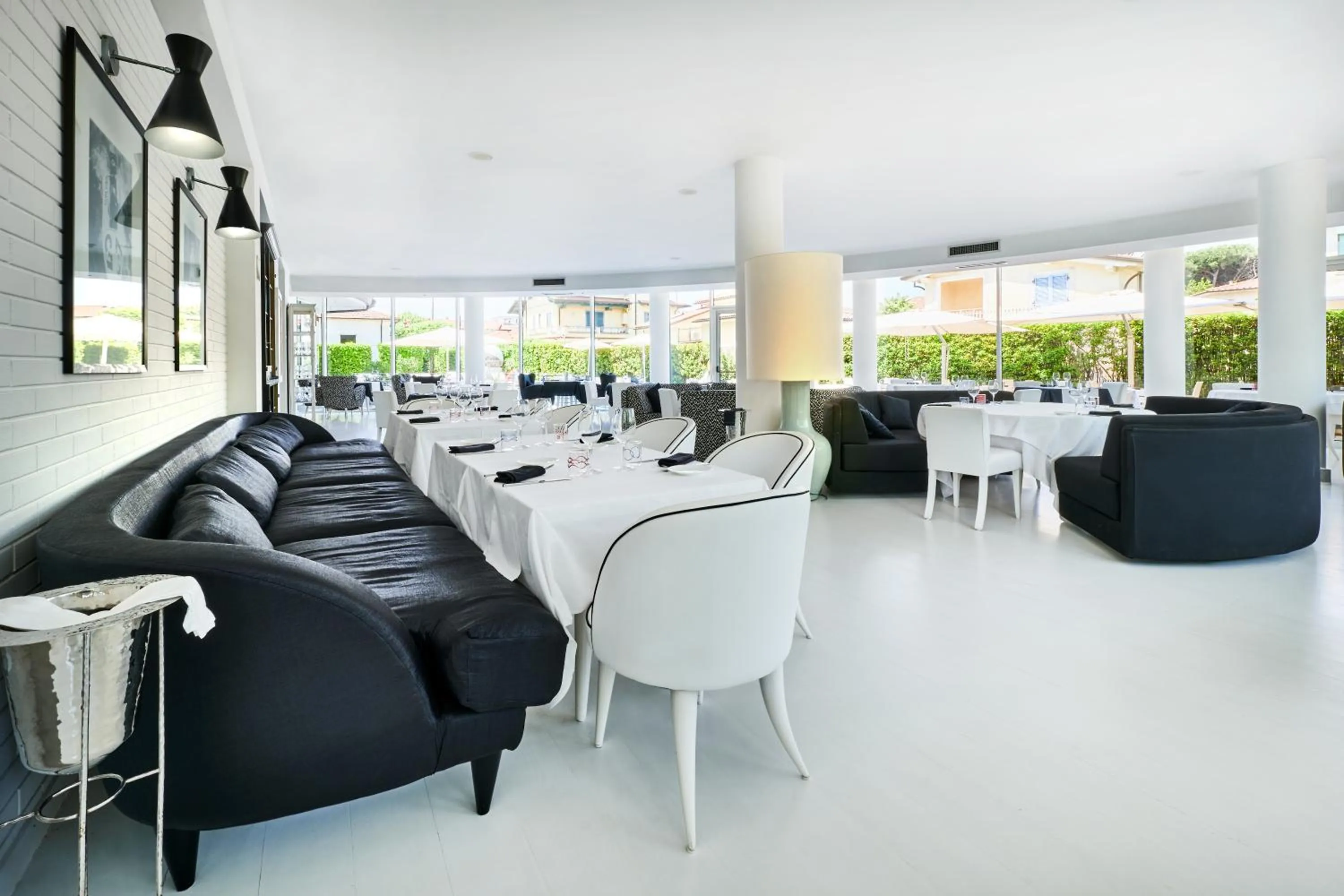Restaurant/places to eat in Mondial Resort & Spa