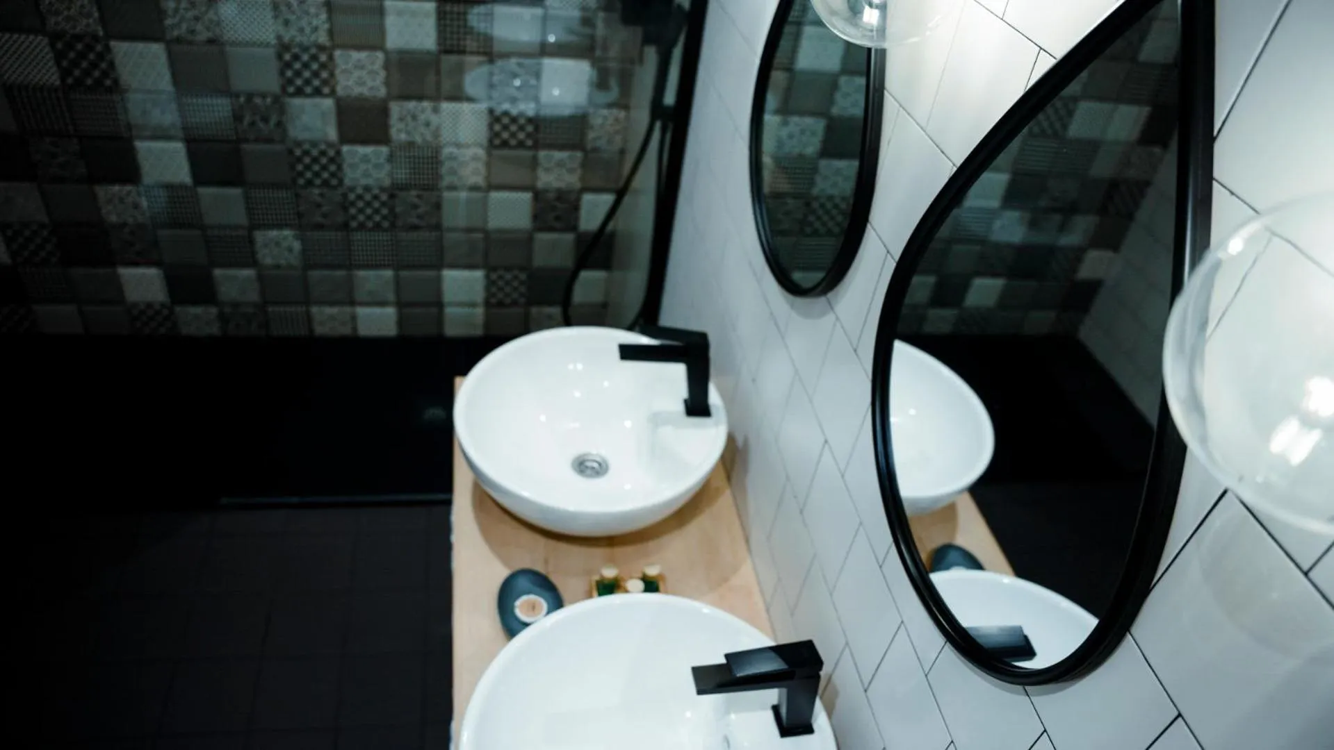 Shower in Aparthotel Luz de Gades - Suites Spa Gym - Adults Only