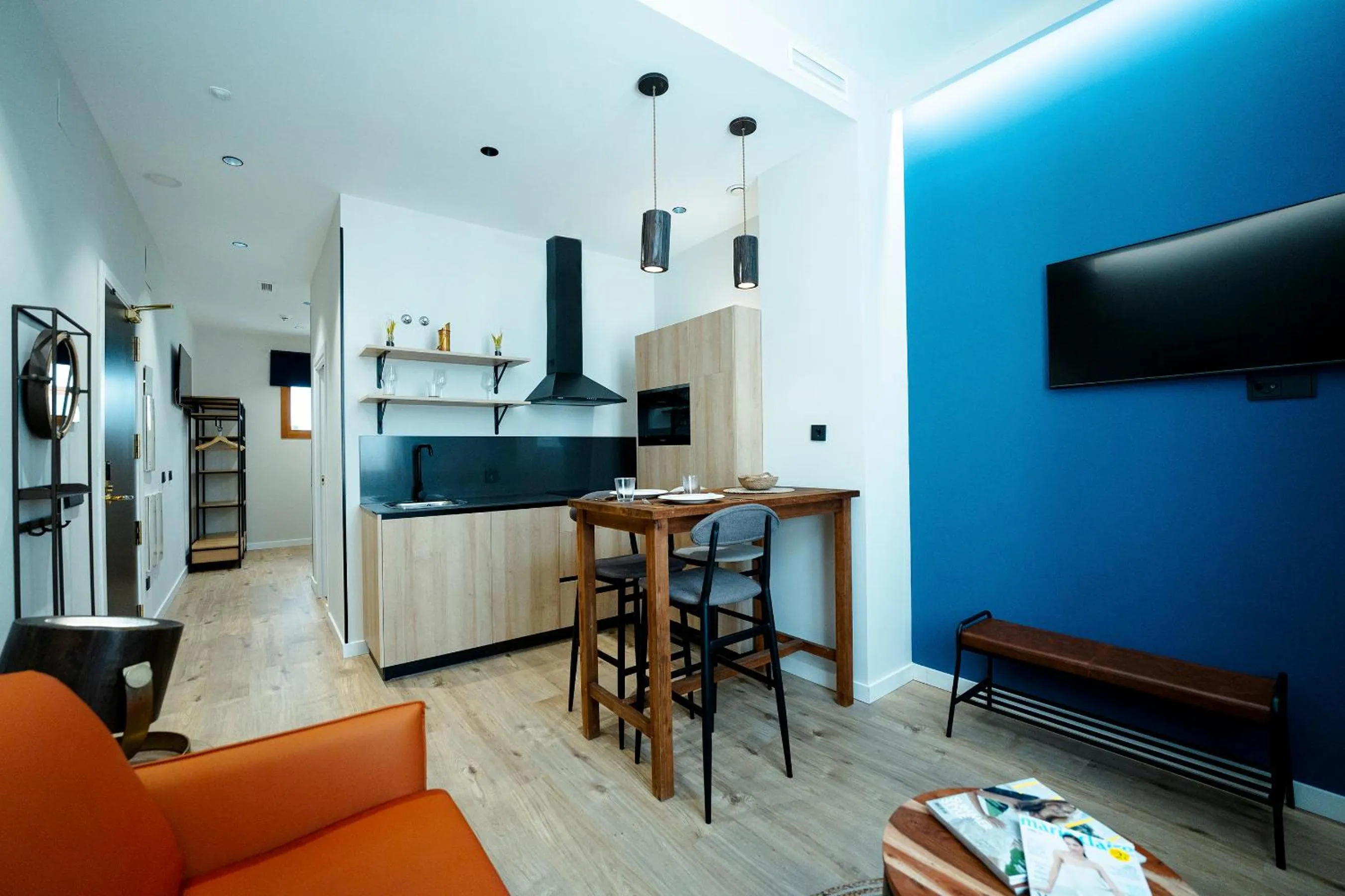 TV and multimedia in Aparthotel Luz de Gades - Suites Spa Gym - Adults Only