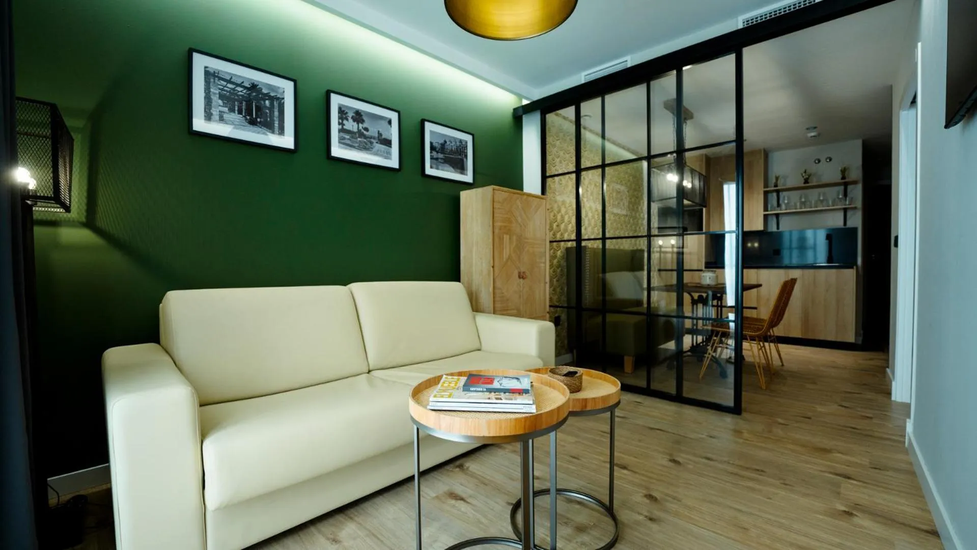 TV and multimedia in Aparthotel Luz de Gades - Suites Spa Gym - Adults Only