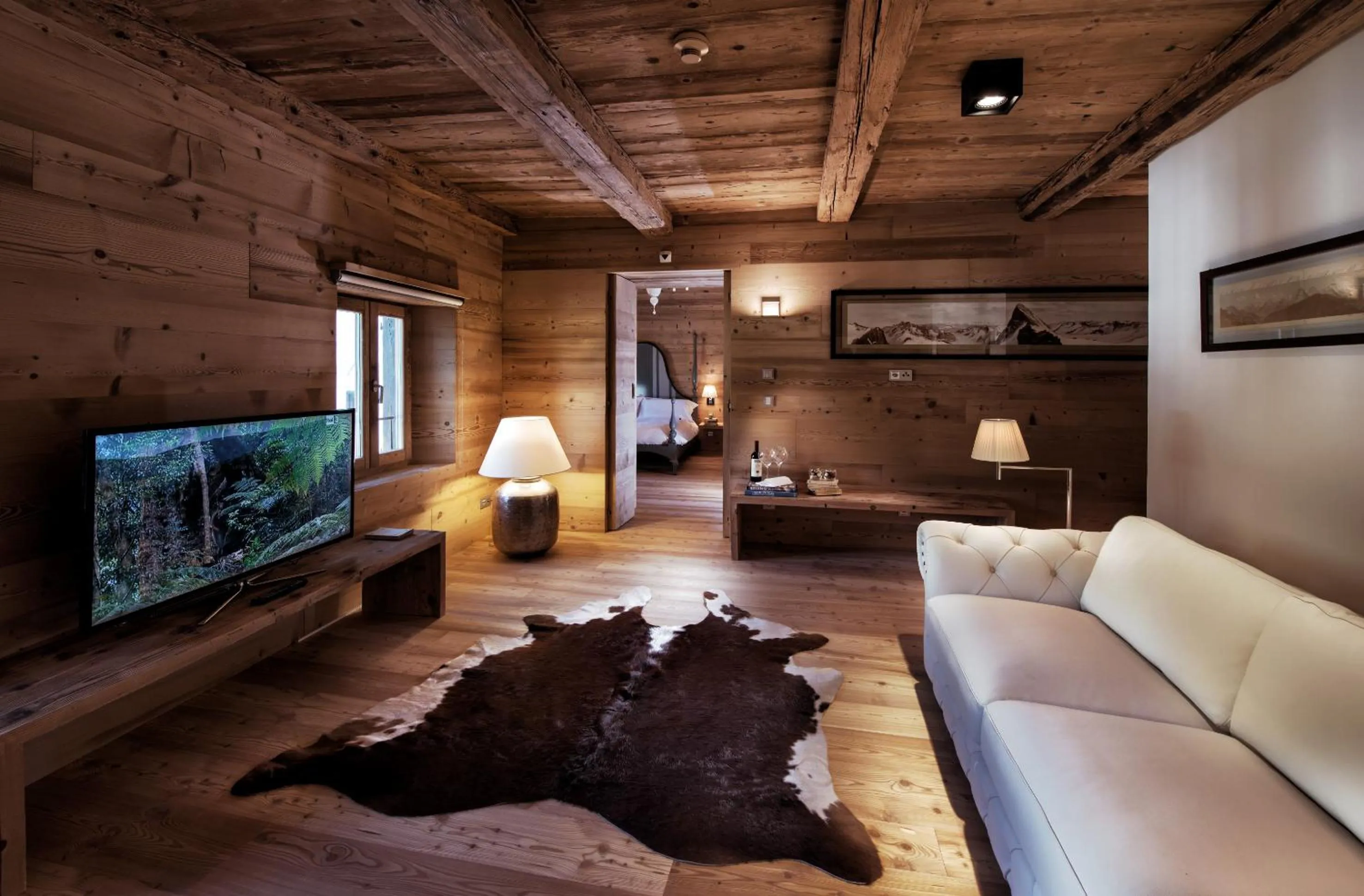 Photo of the whole room in Chesa Stuva Colani