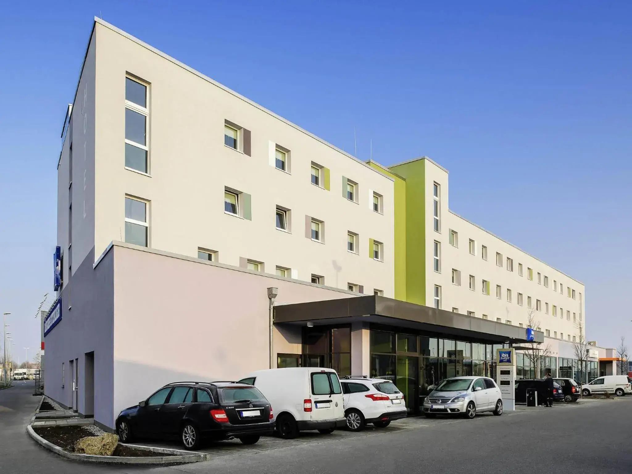 Property building in Ibis budget München Airport Erding Property building in Ibis budget München Airport Erding