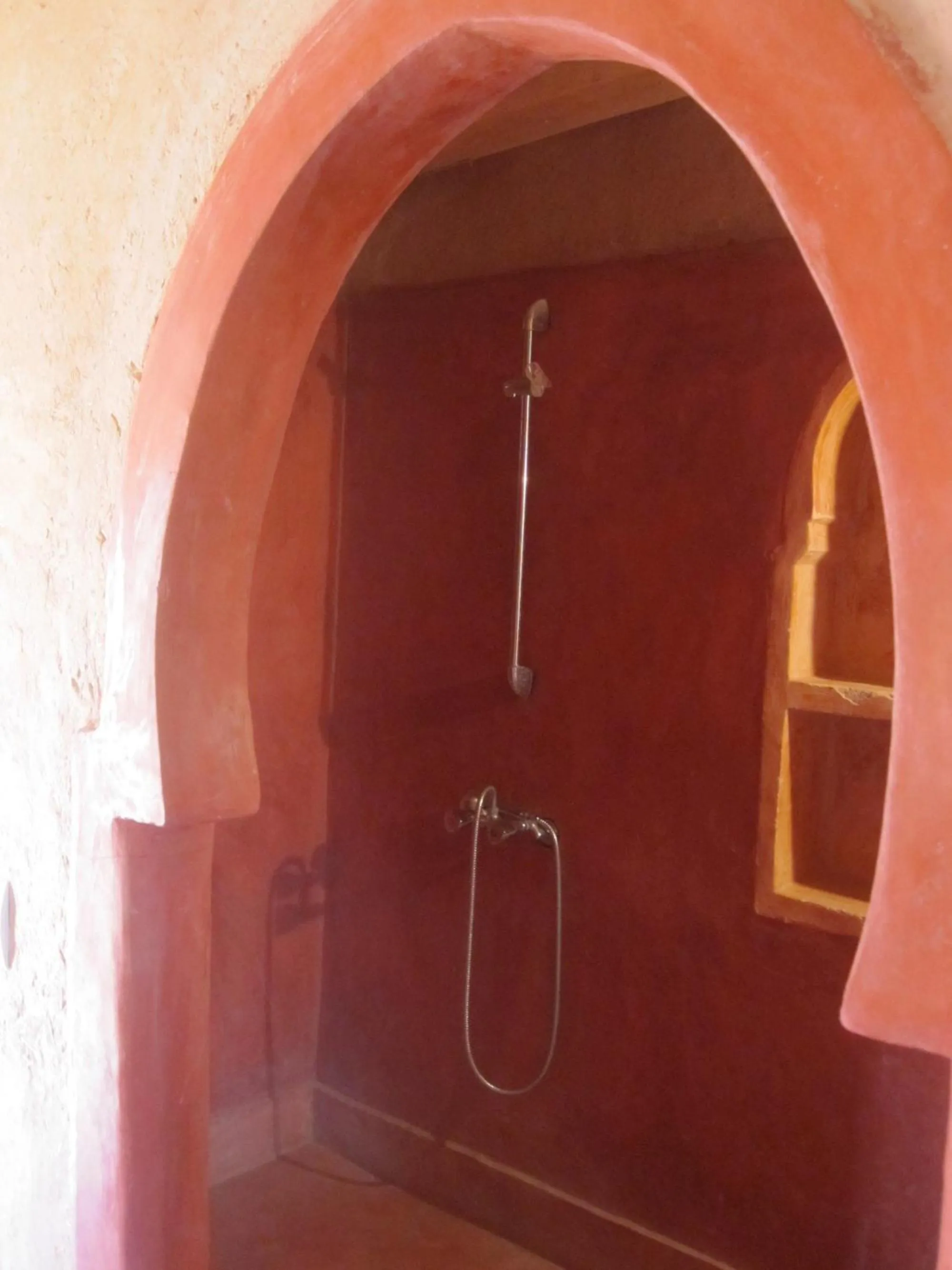 Shower in Casbah d'hôte La Jeanne Tourisme Ecologique