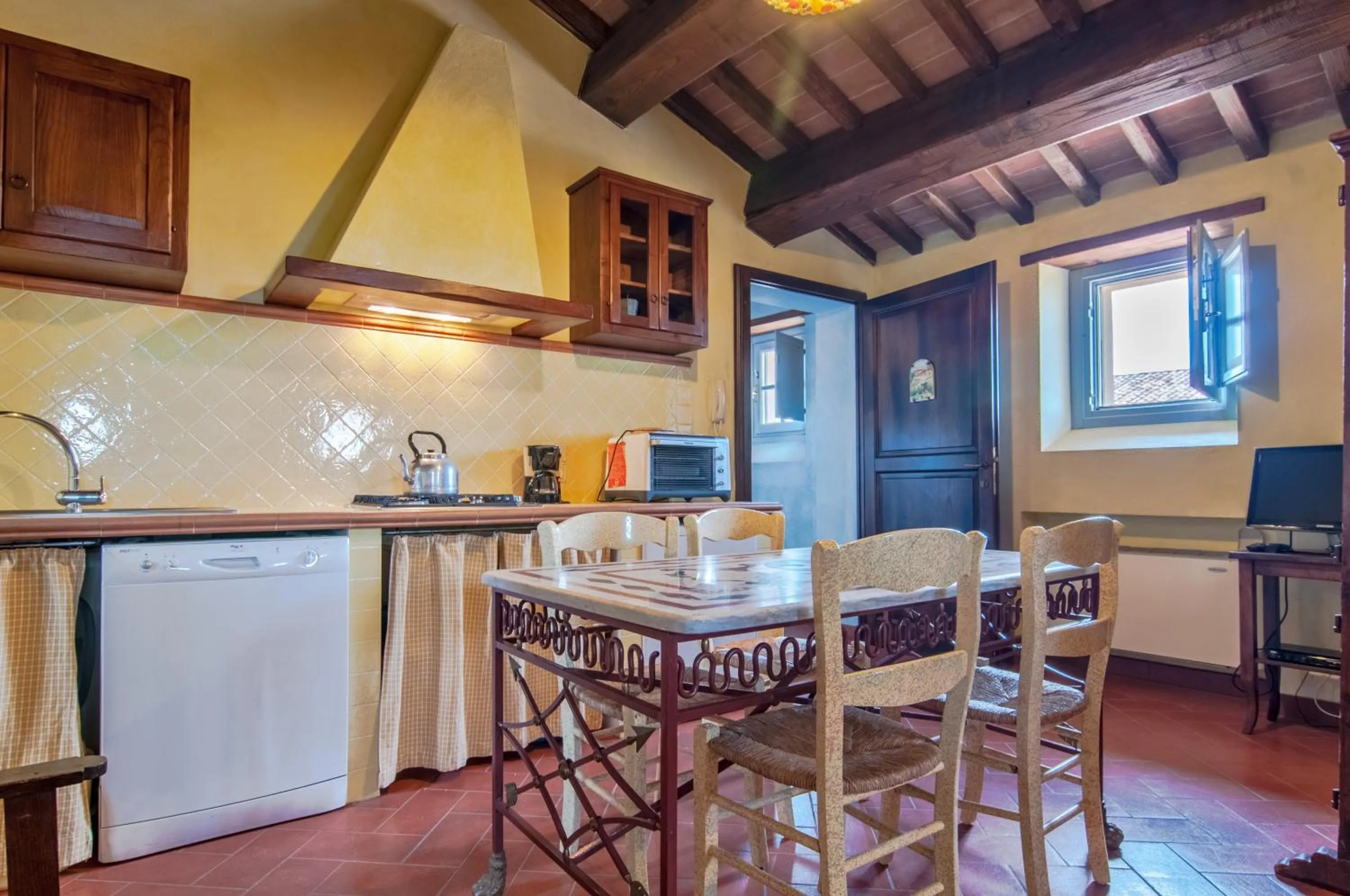 Kitchen or kitchenette in Agriturismo I Frati