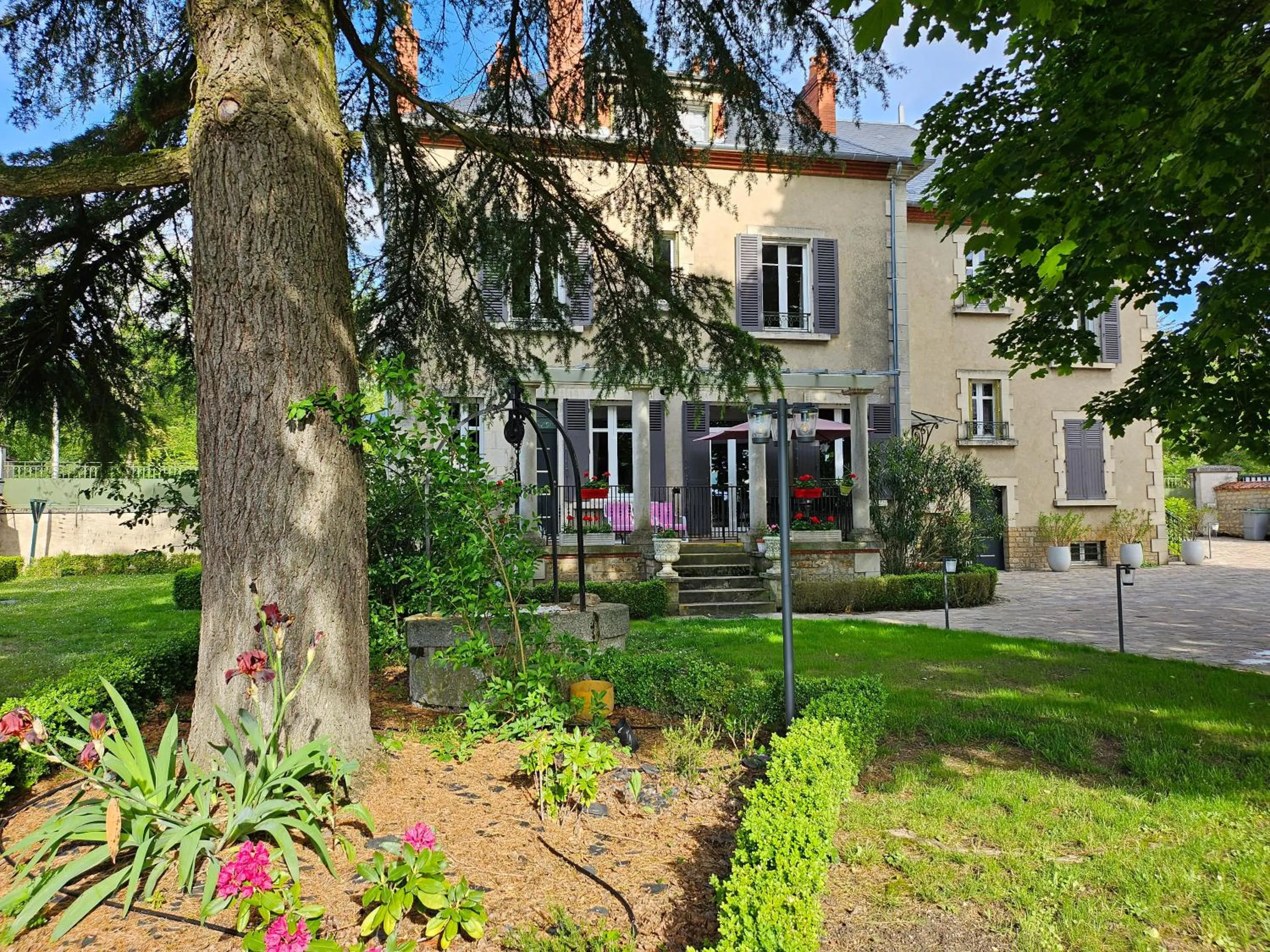 Chambres d'Hôtes de luxe Côté Parc-Côté Jardin avec parking privé gratuit