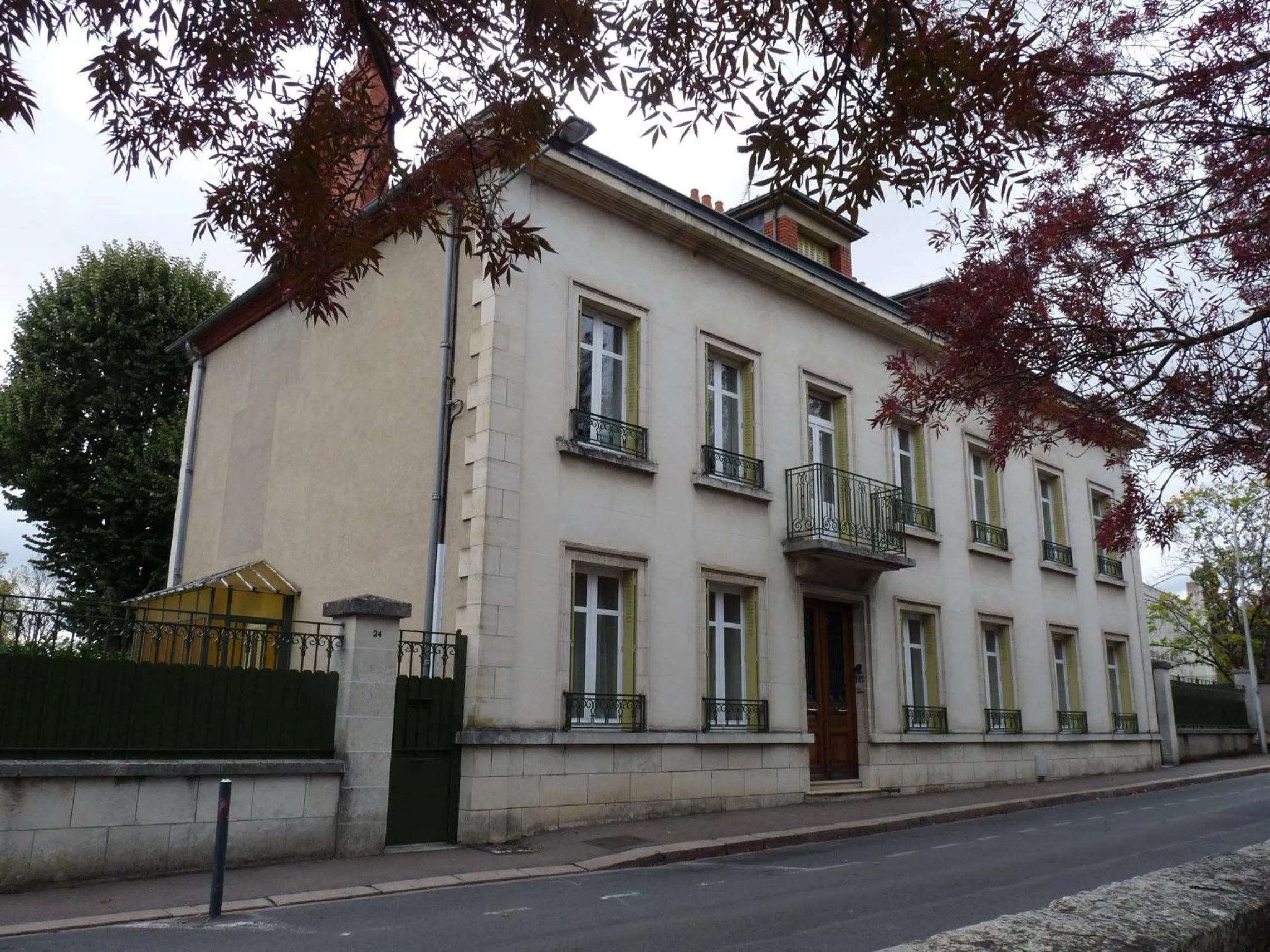 Facade/entrance in Chambres d'Hôtes de luxe Côté Parc-Côté Jardin avec parking privé gratuit
