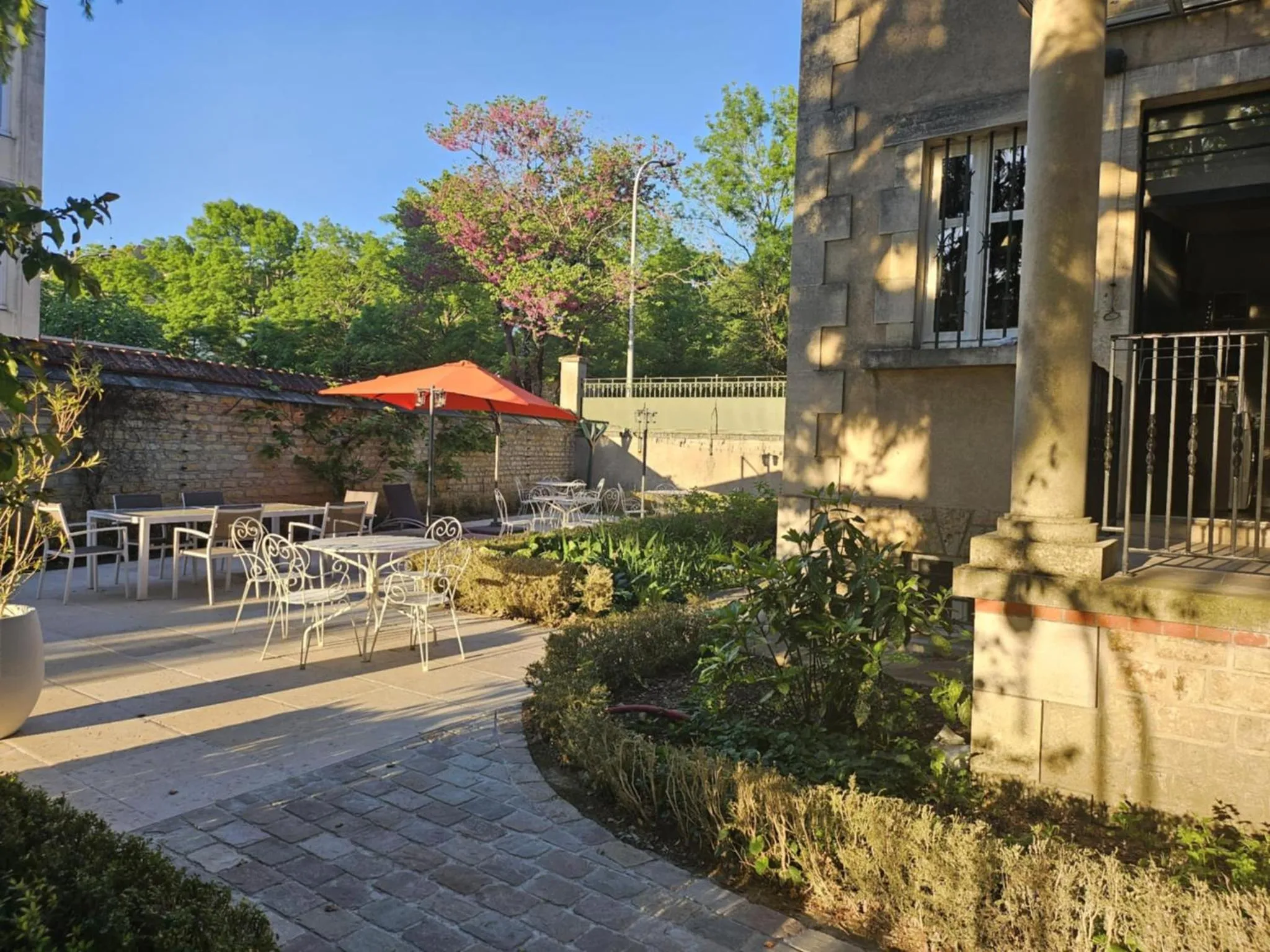 Chambres d'Hôtes de luxe Côté Parc-Côté Jardin avec parking privé gratuit