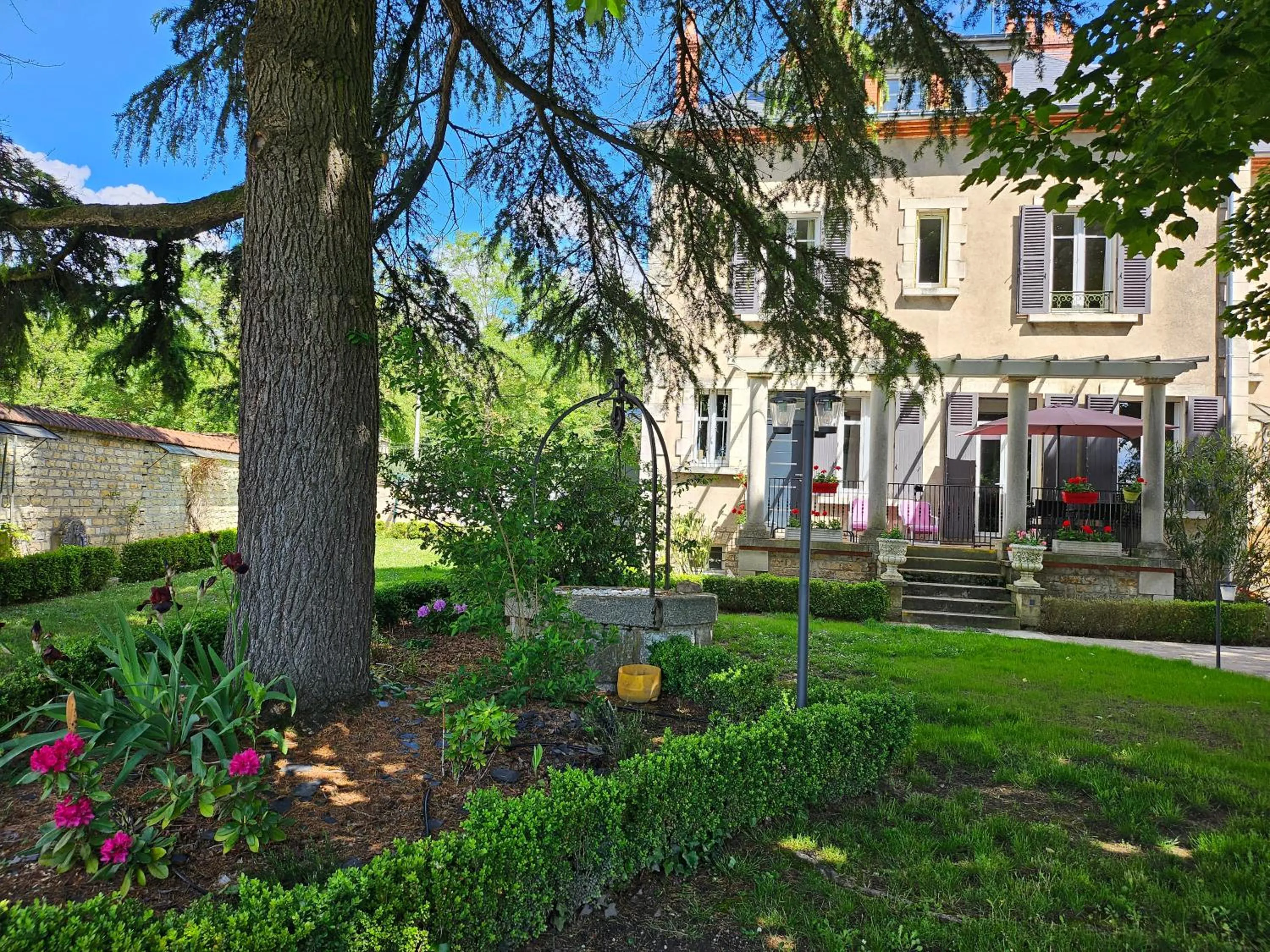 Chambres d'Hôtes de luxe Côté Parc-Côté Jardin avec parking privé gratuit