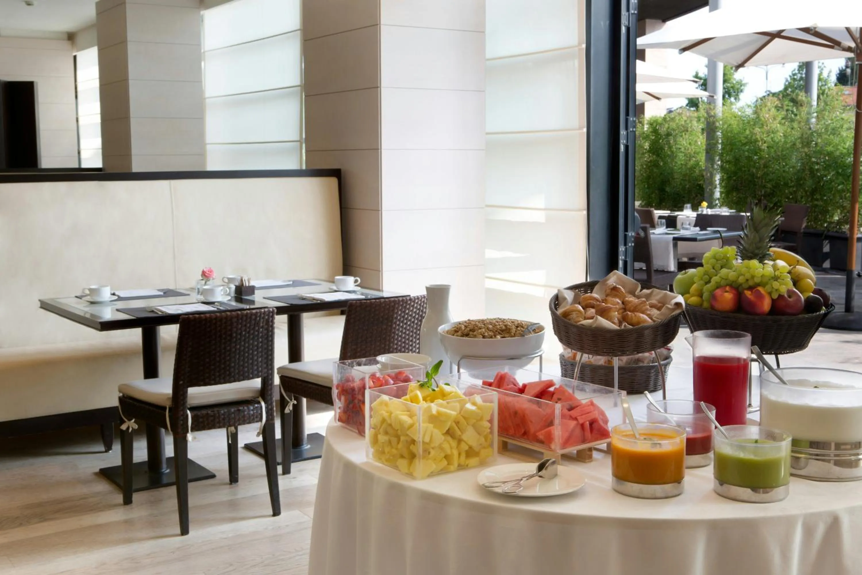 Breakfast in Starhotels Grand Milan