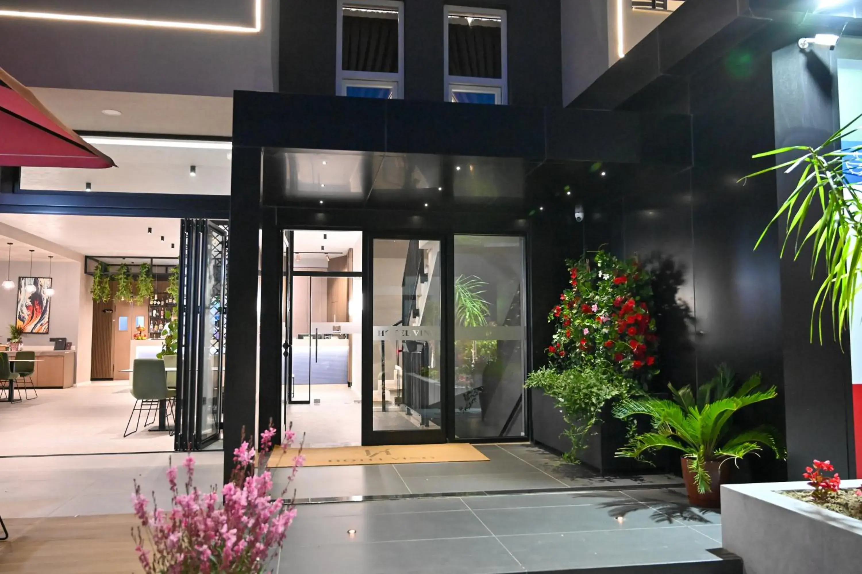 Facade/entrance in Hotel Vino Facade/entrance in Hotel Vino