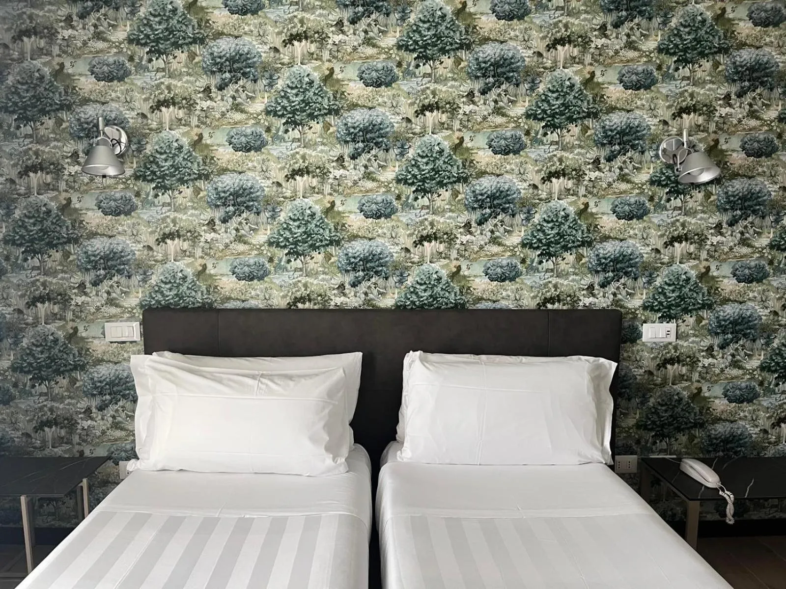 Bed in Hotel Napoleon