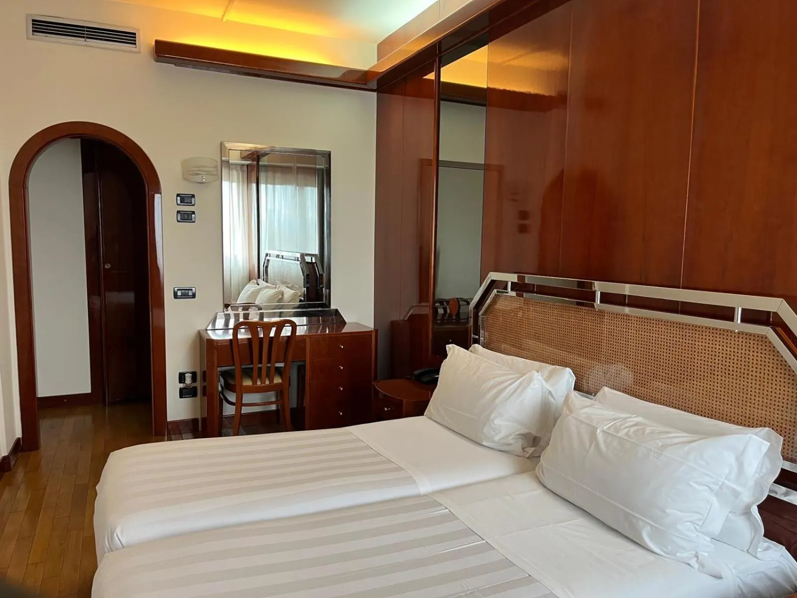 Bed in Hotel Napoleon