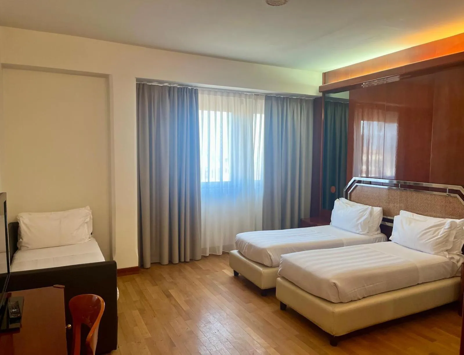 Bed in Hotel Napoleon