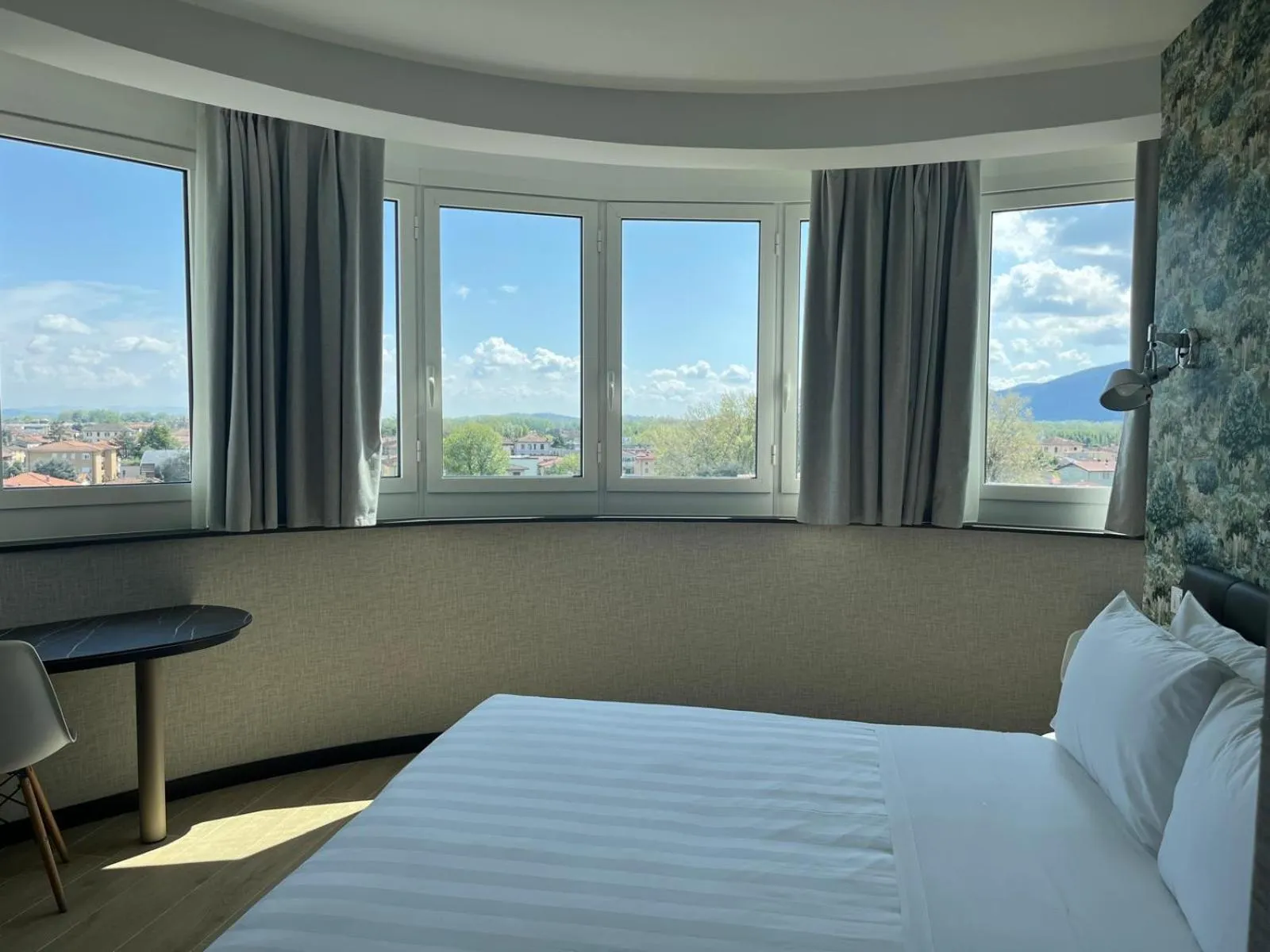 Bed in Hotel Napoleon