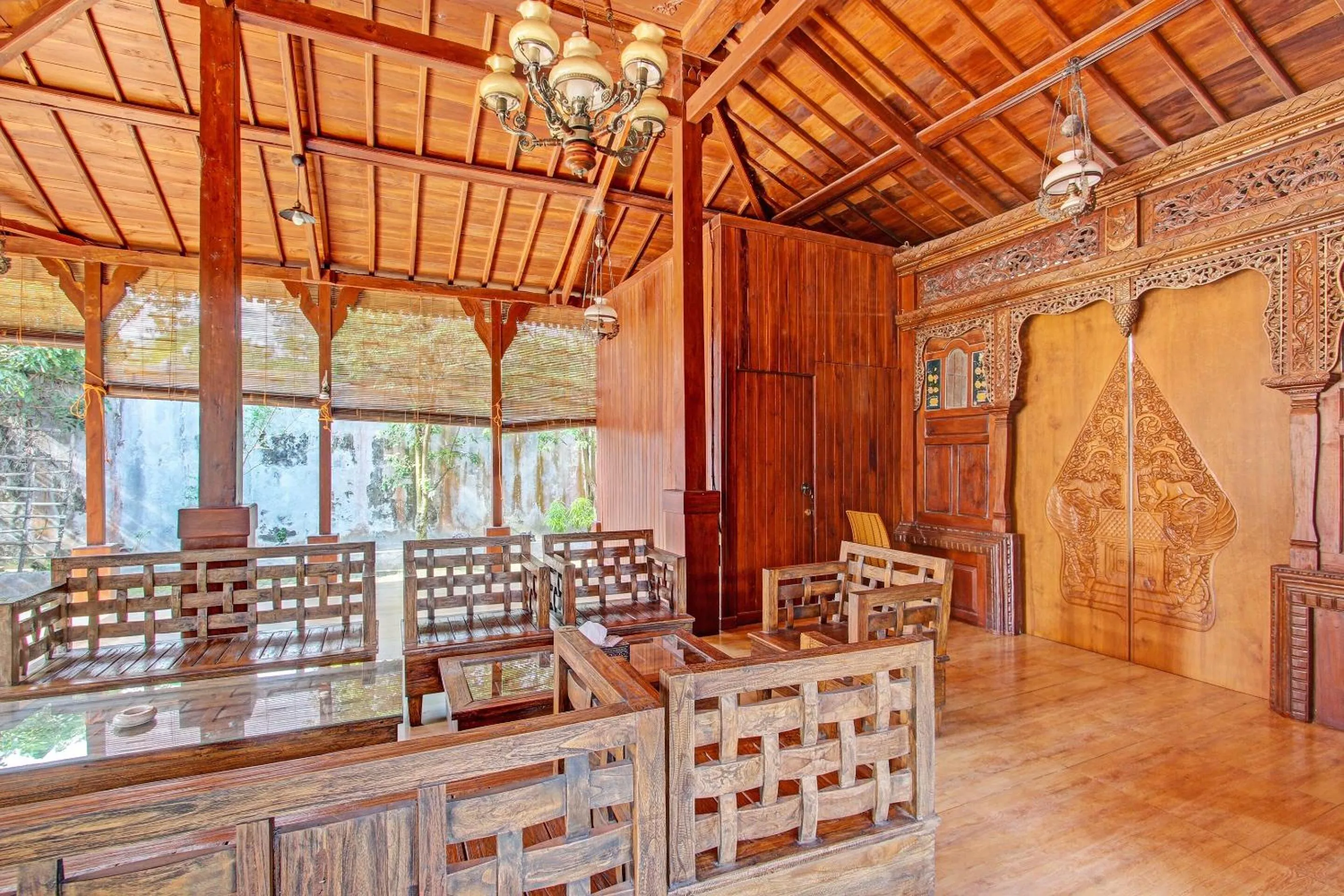 Lobby or reception in Collection O 91629 Ndalem Abhirama