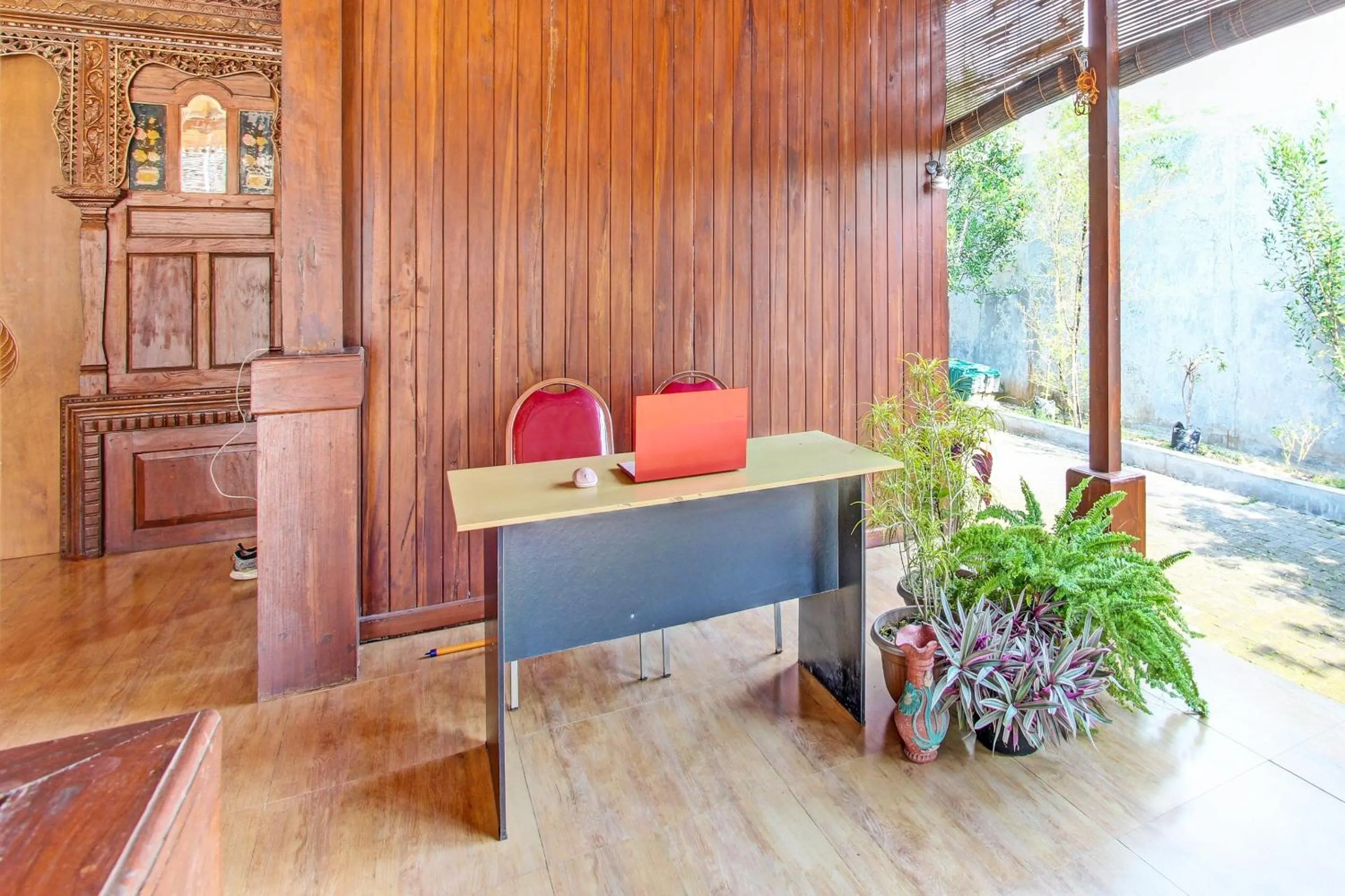 Lobby or reception in Collection O 91629 Ndalem Abhirama