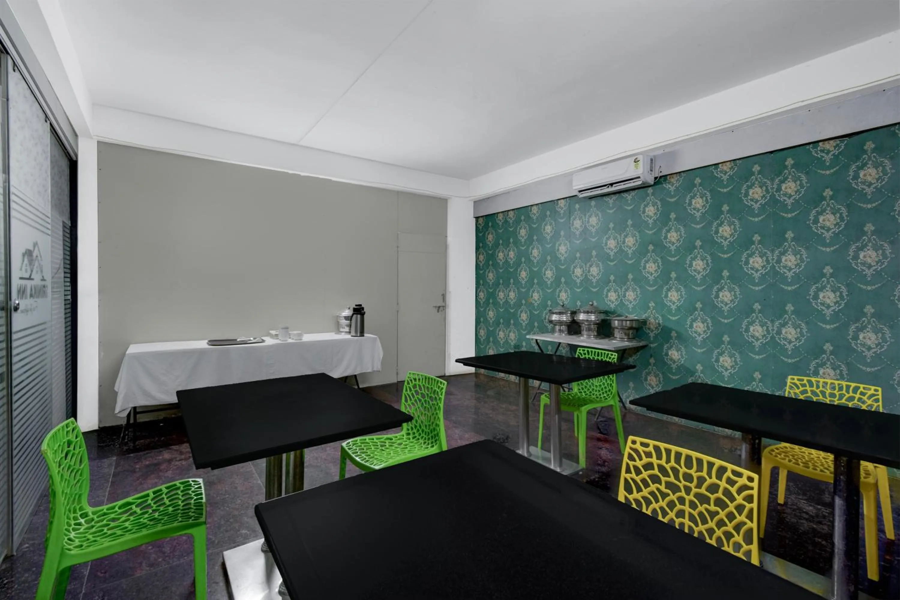 Lobby or reception in Townhouse Financial District Gachibowli Formerly Srinika Inn