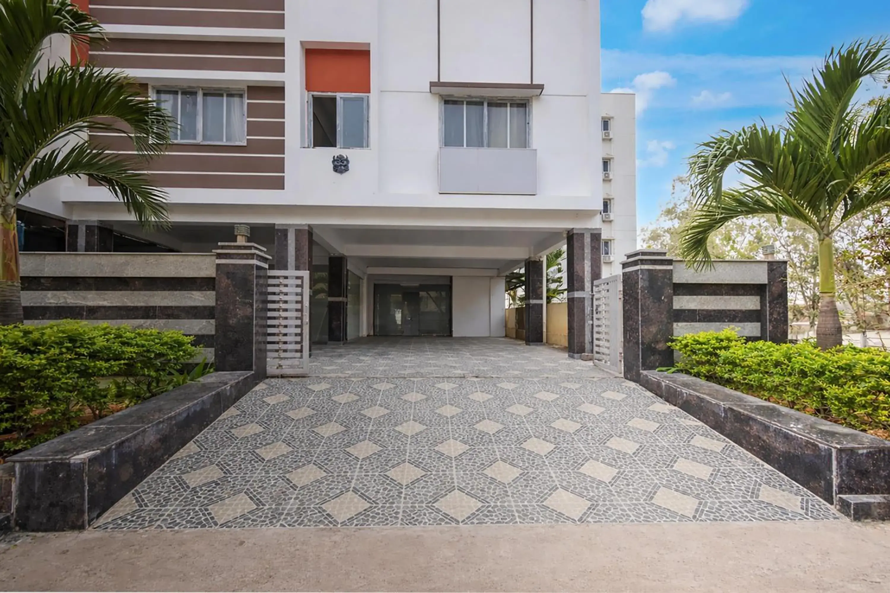 Facade/entrance in Super Townhouse Financial District Gachibowli Formerly Srinika Inn Facade/entrance in Super Townhouse Financial District Gachibowli Formerly Srinika Inn
