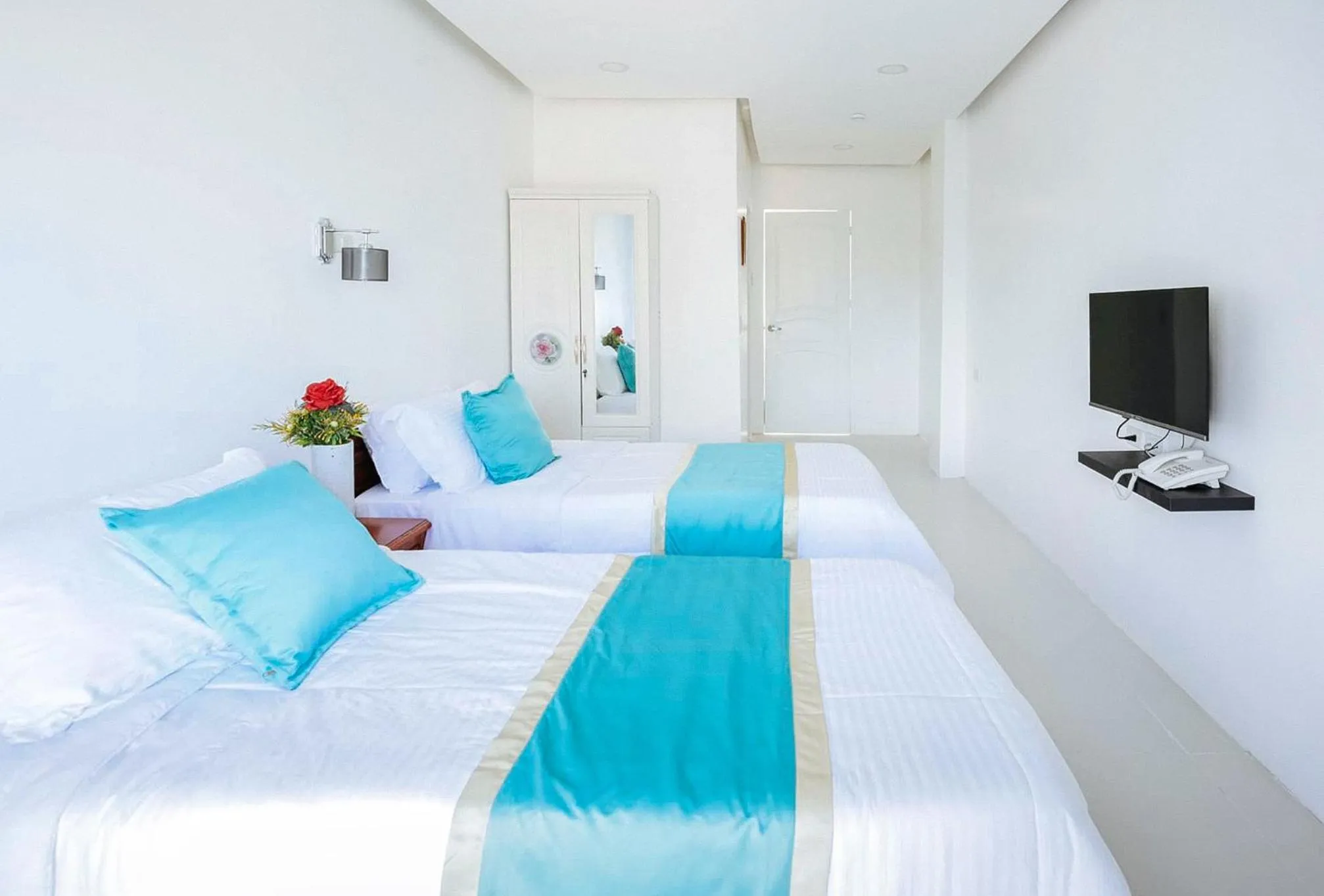 Bed in RedDoorz at PWL Exclusive Resort Cebu