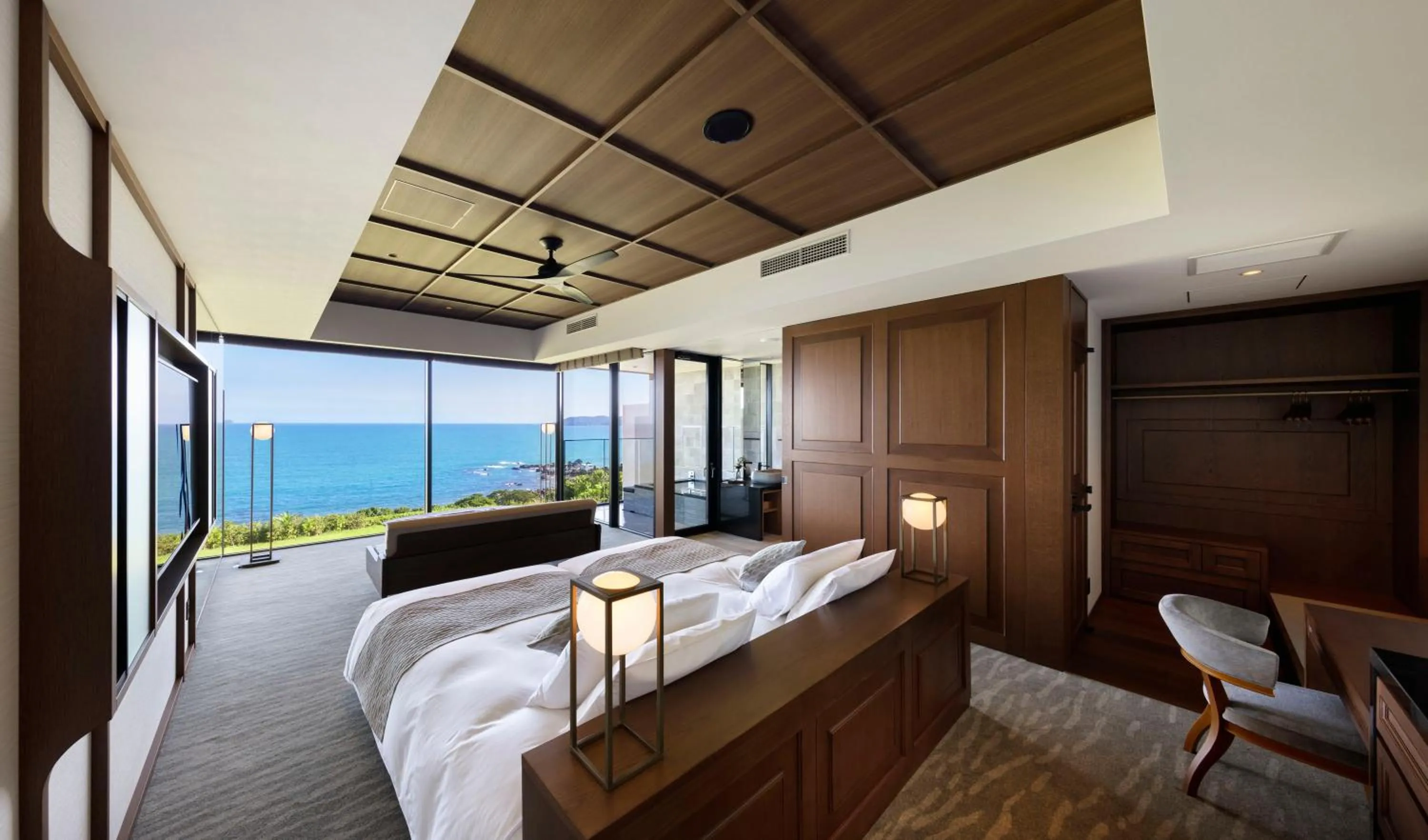 Photo of the whole room, Bed in GOTO RETREAT by Onko Chishin