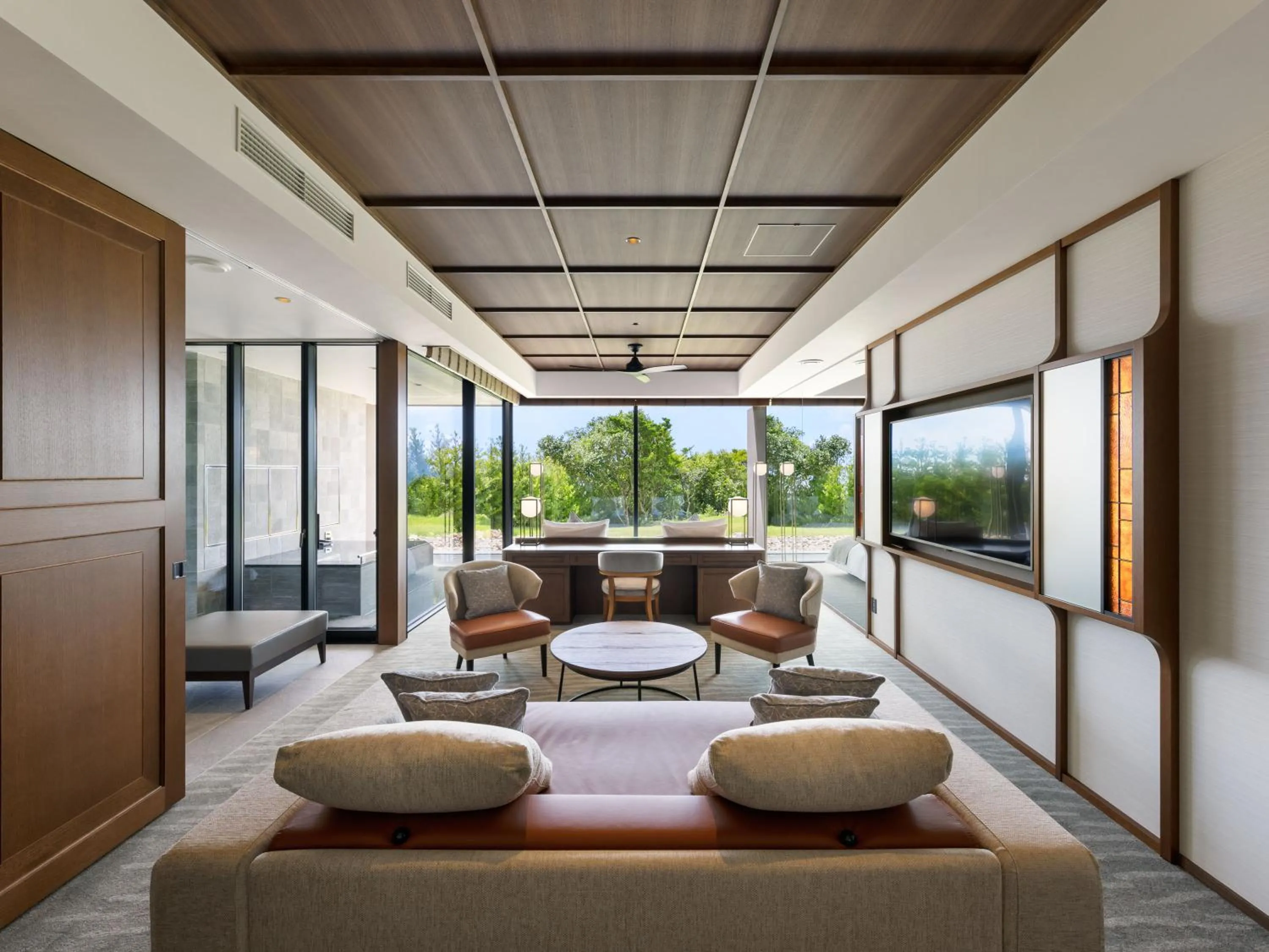 Photo of the whole room in GOTO RETREAT by Onko Chishin