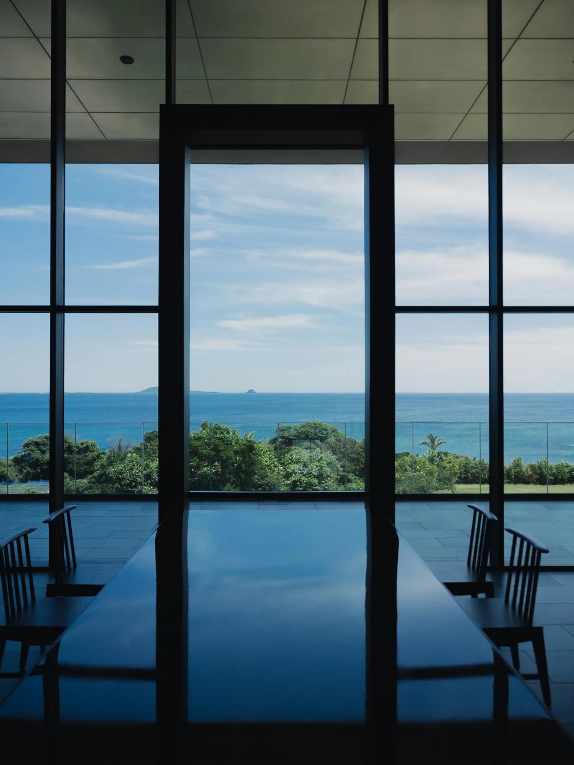 Lobby or reception in GOTO RETREAT by Onko Chishin