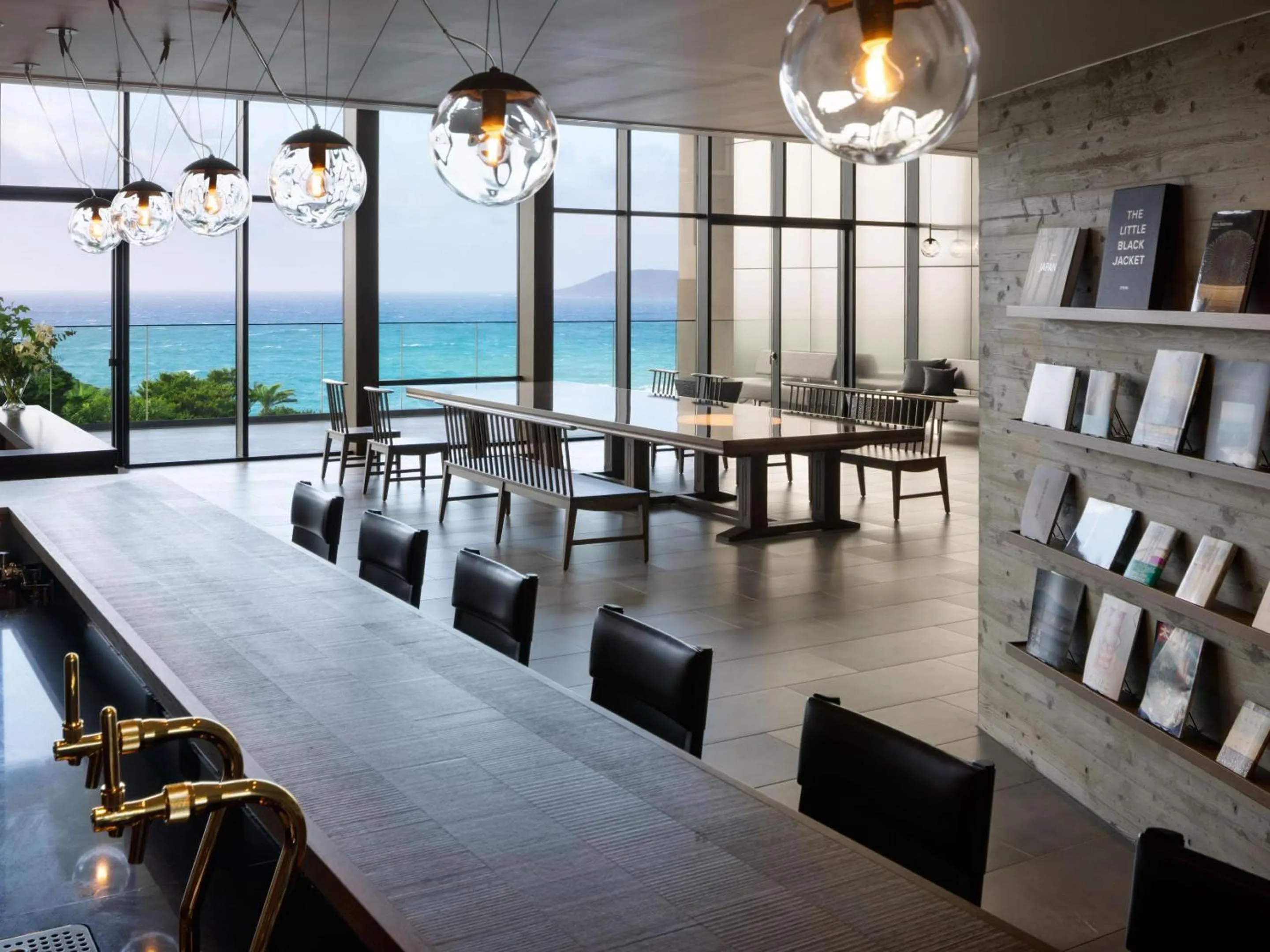 Lobby or reception in GOTO RETREAT by Onko Chishin