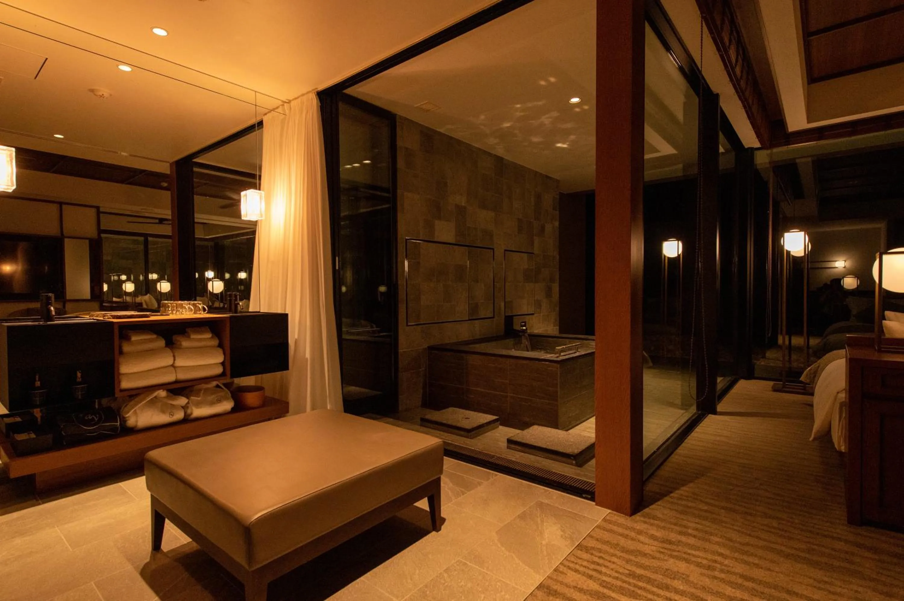 Bathroom in GOTO RETREAT by Onko Chishin