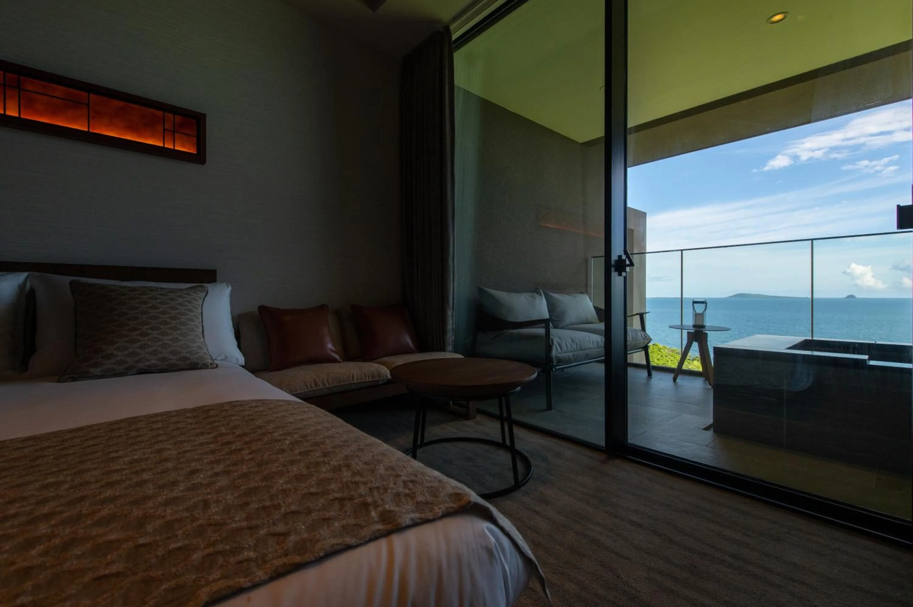 Photo of the whole room, Bed in GOTO RETREAT by Onko Chishin