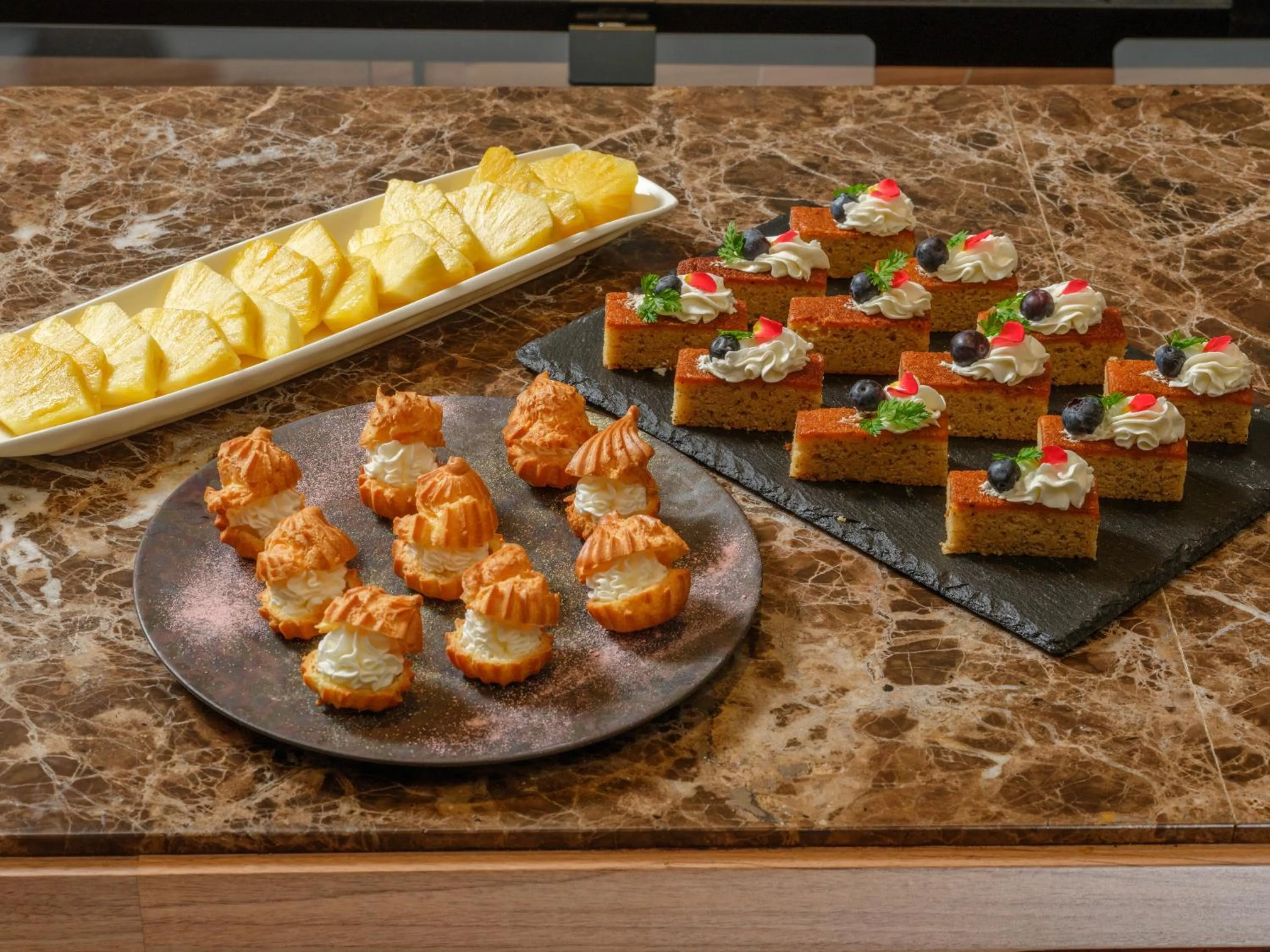 Restaurant/places to eat in APA Hotel & Resort Roppongi Ekihigashi