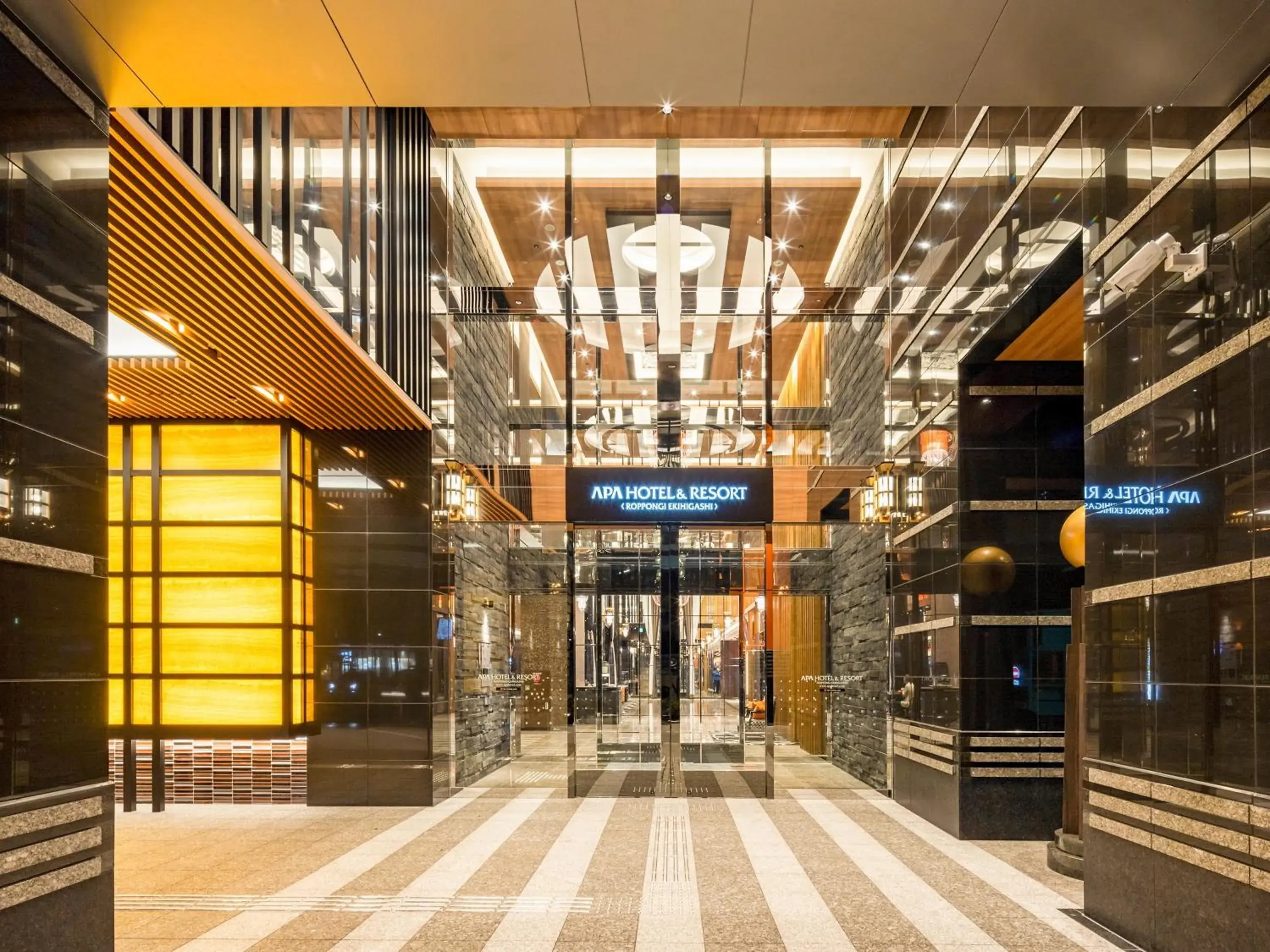 Facade/entrance in APA Hotel & Resort Roppongi Ekihigashi Facade/entrance in APA Hotel & Resort Roppongi Ekihigashi