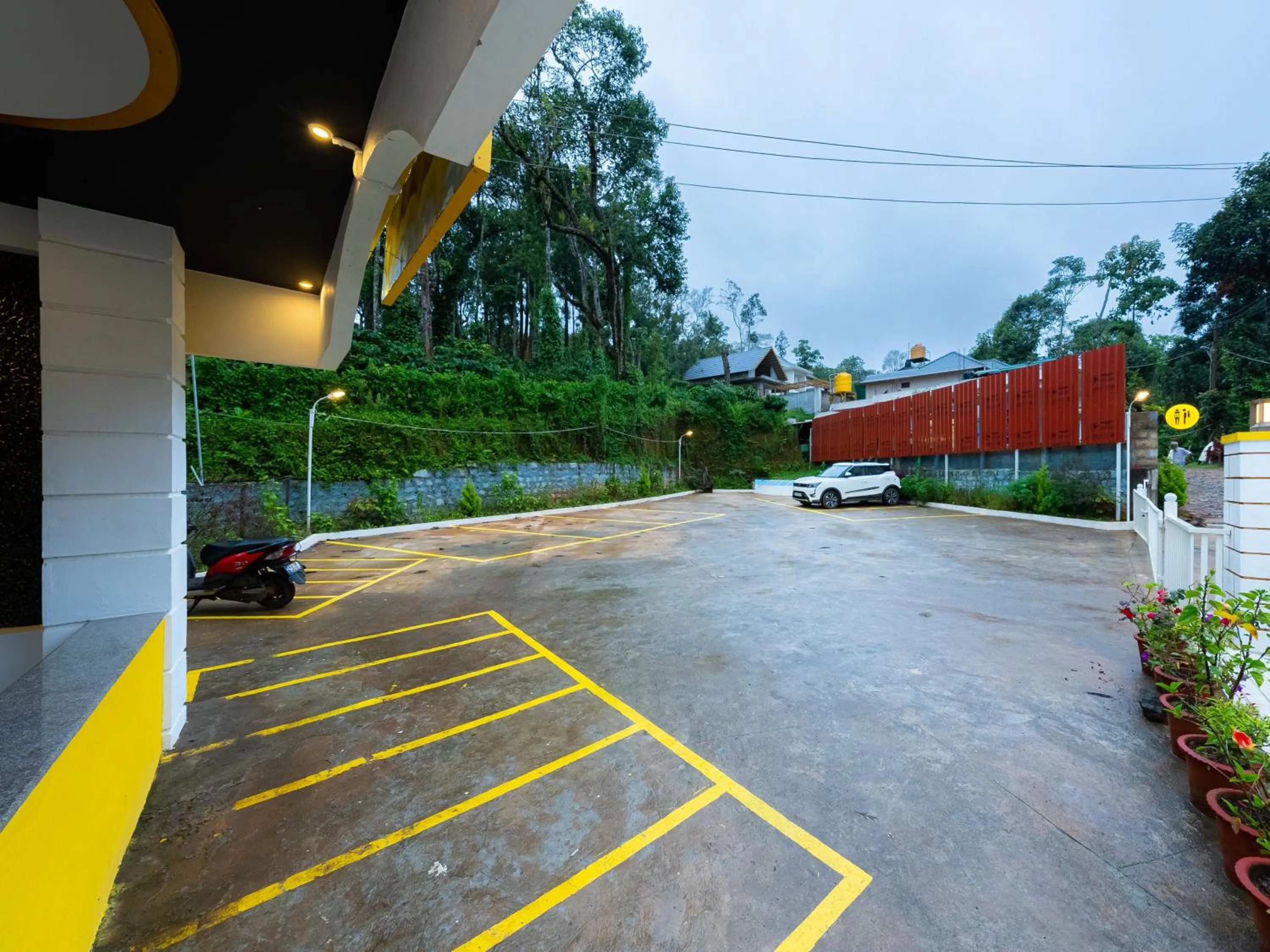 Parking in The Hosteller Coorg, Madikeri