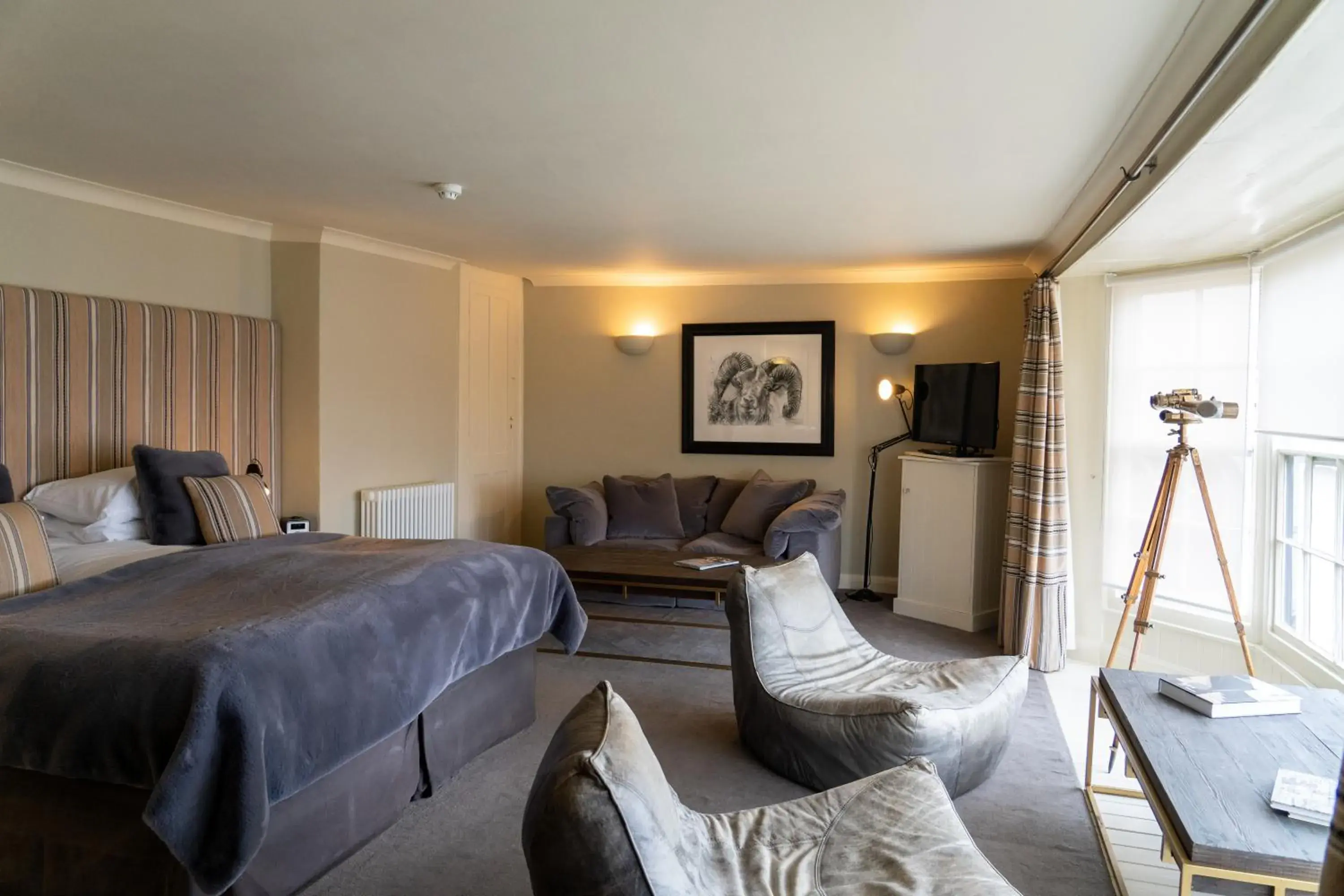 Suite in The Pier Hotel Suite in The Pier Hotel