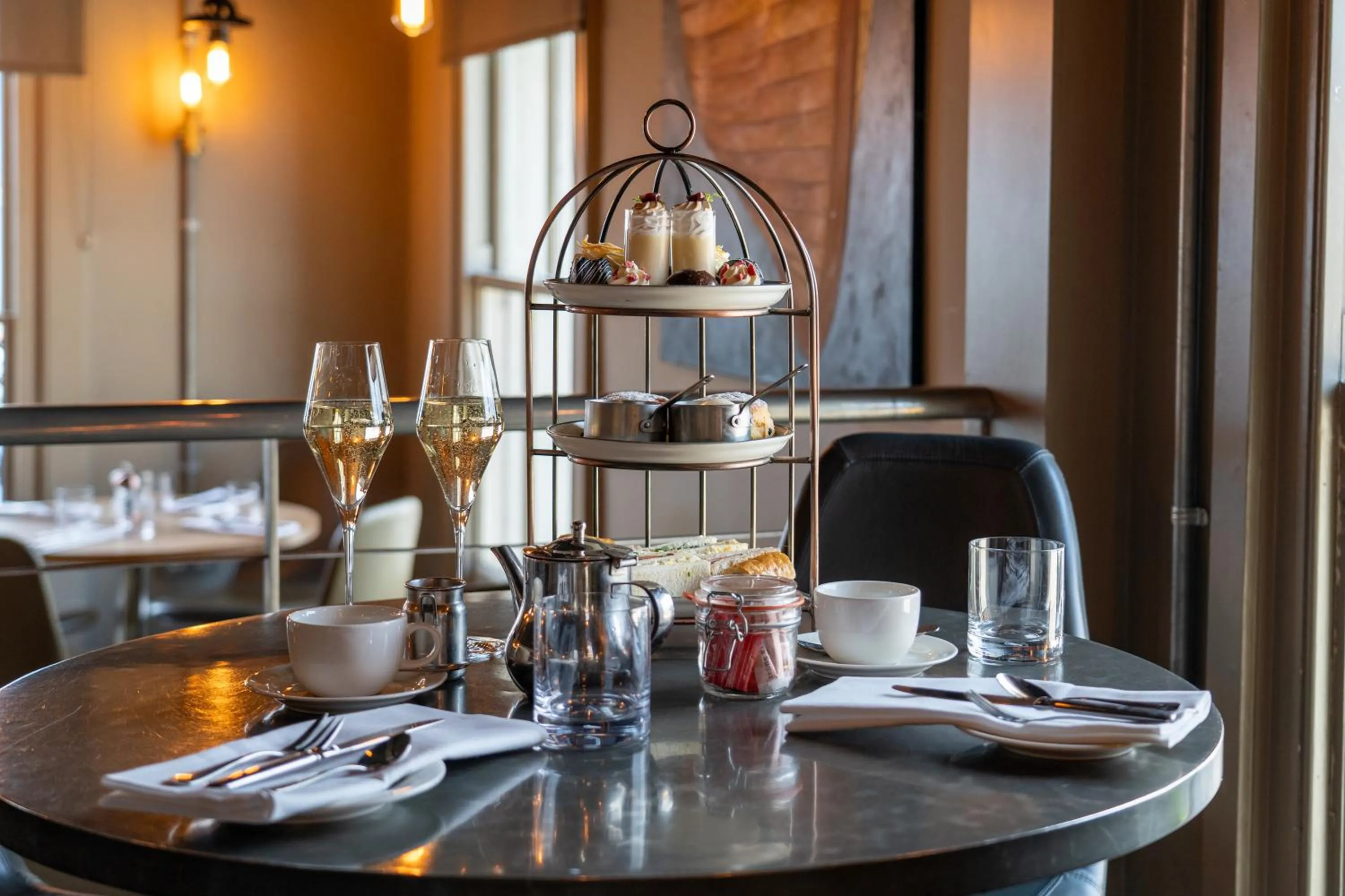Restaurant/places to eat in The Pier Hotel