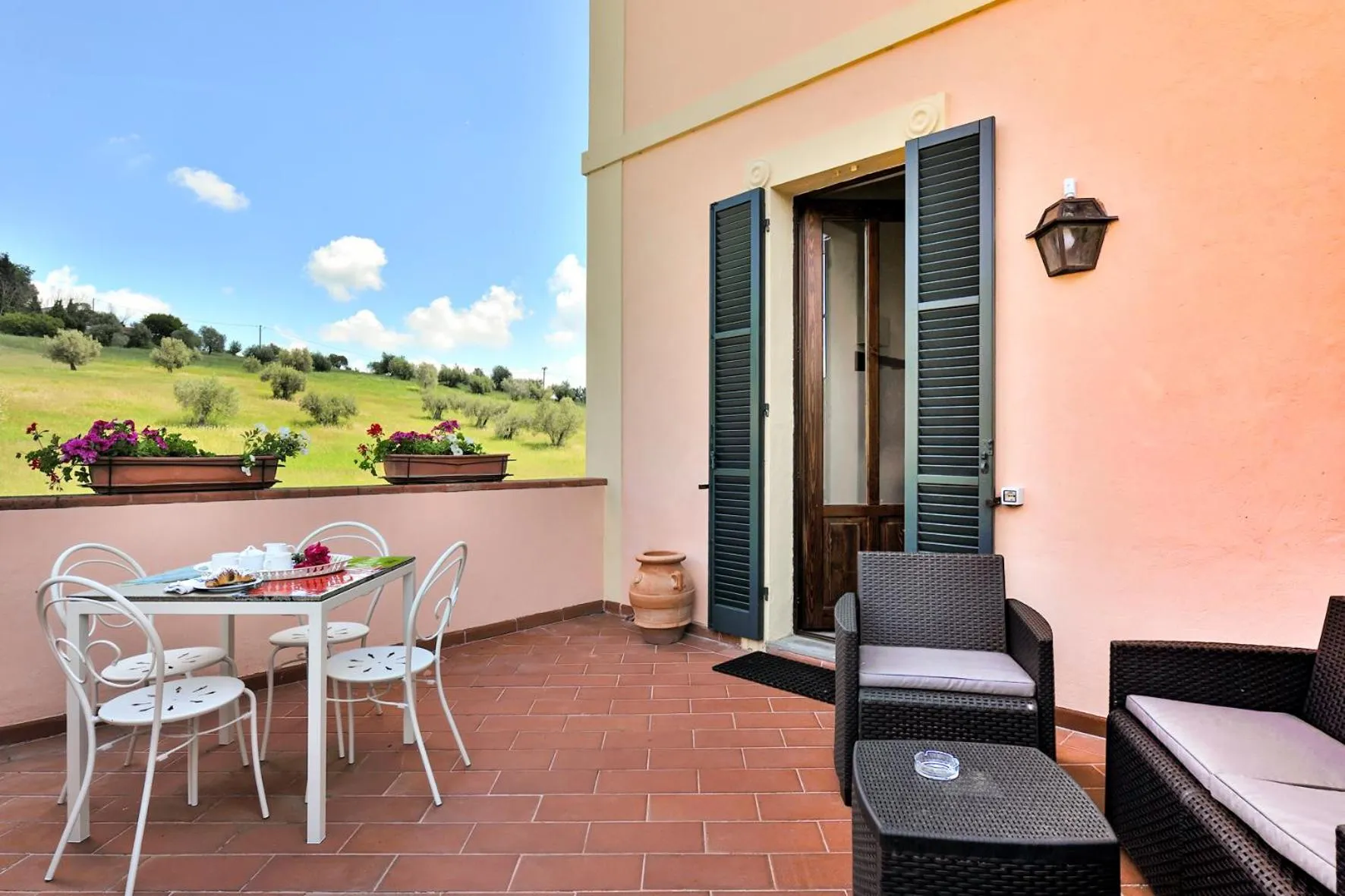 Day in Domus Volumnia Country House