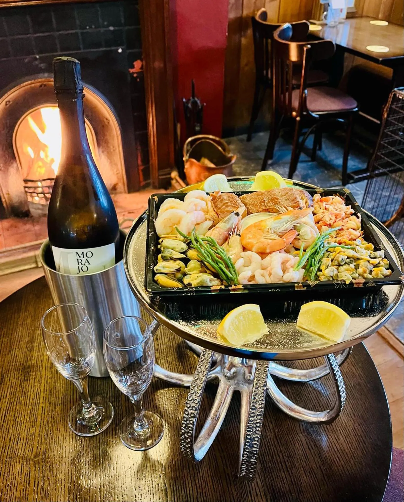 Food and drinks in The Endeavour