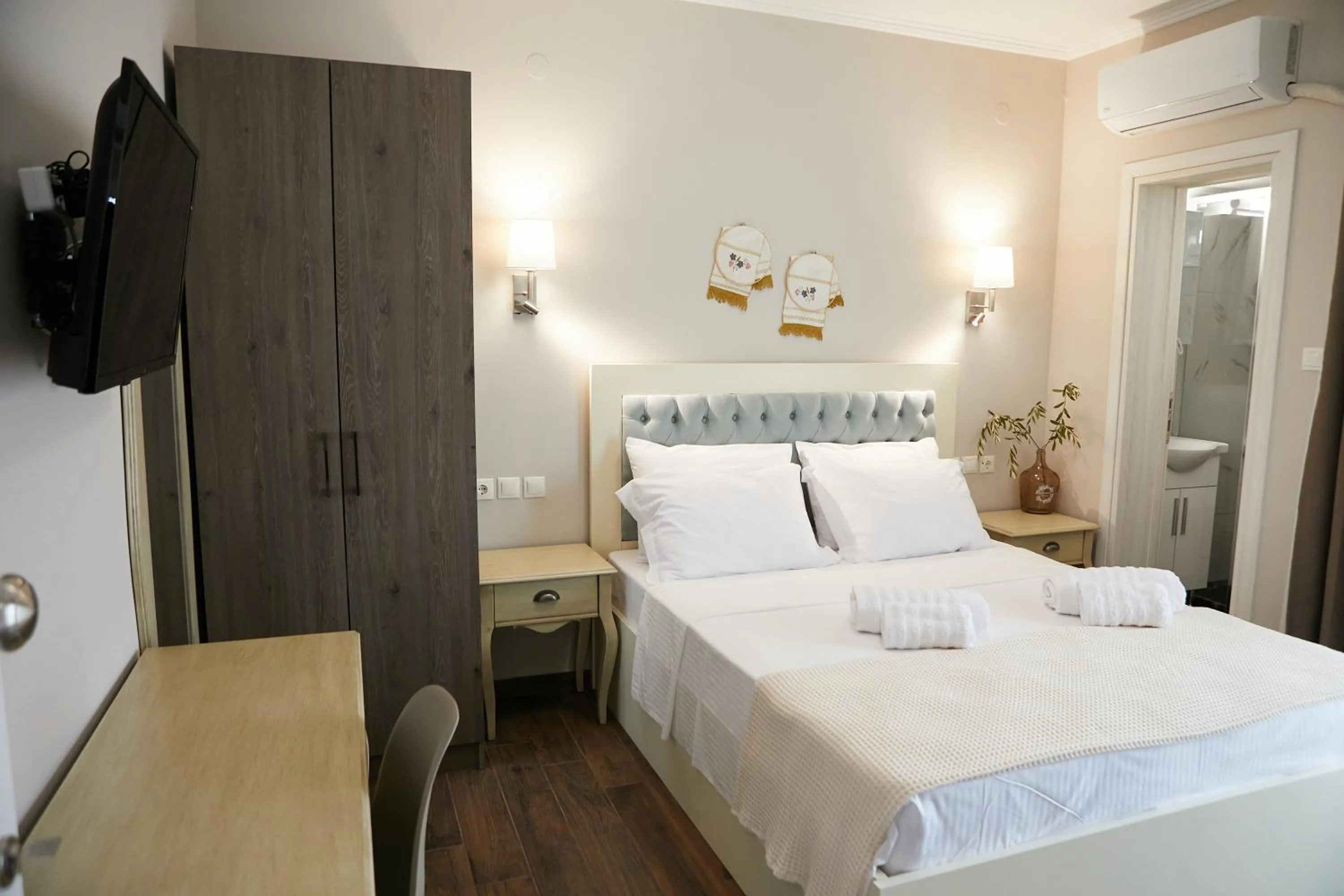 Bedroom, Bed in Romilia Guesthouse