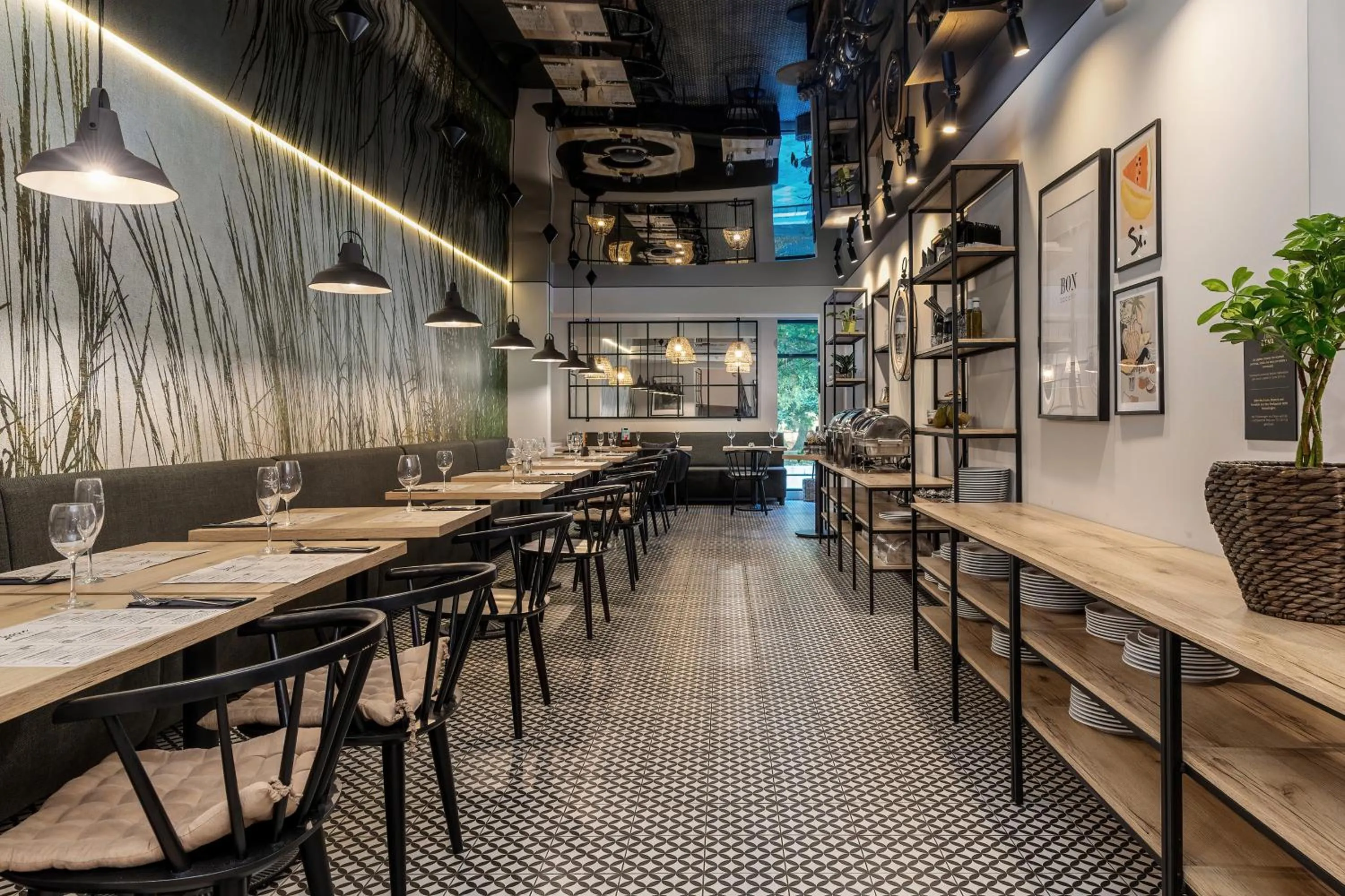 Restaurant/places to eat in Aparthotel Etna