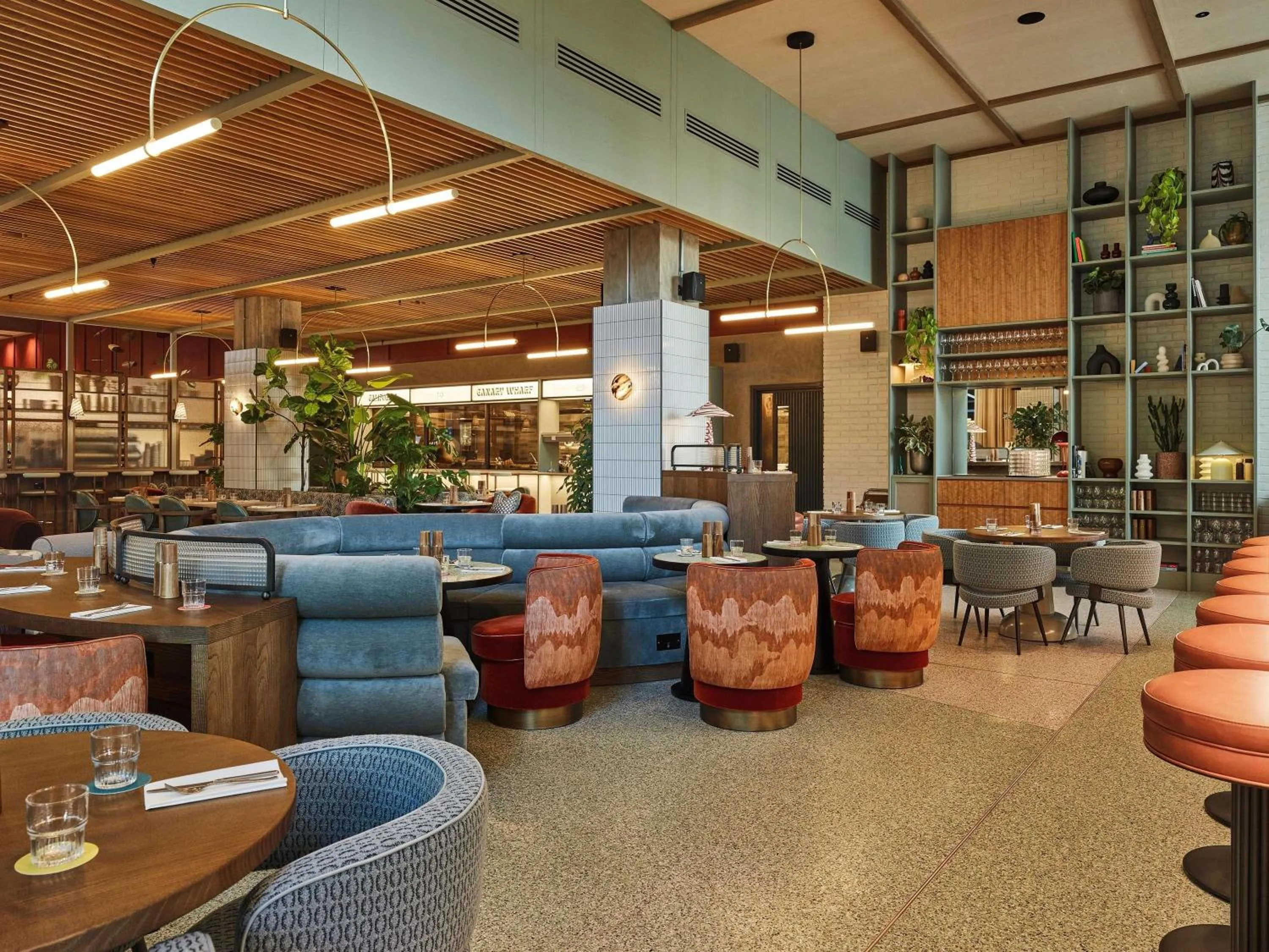 Lounge or bar in TRIBE London Canary Wharf