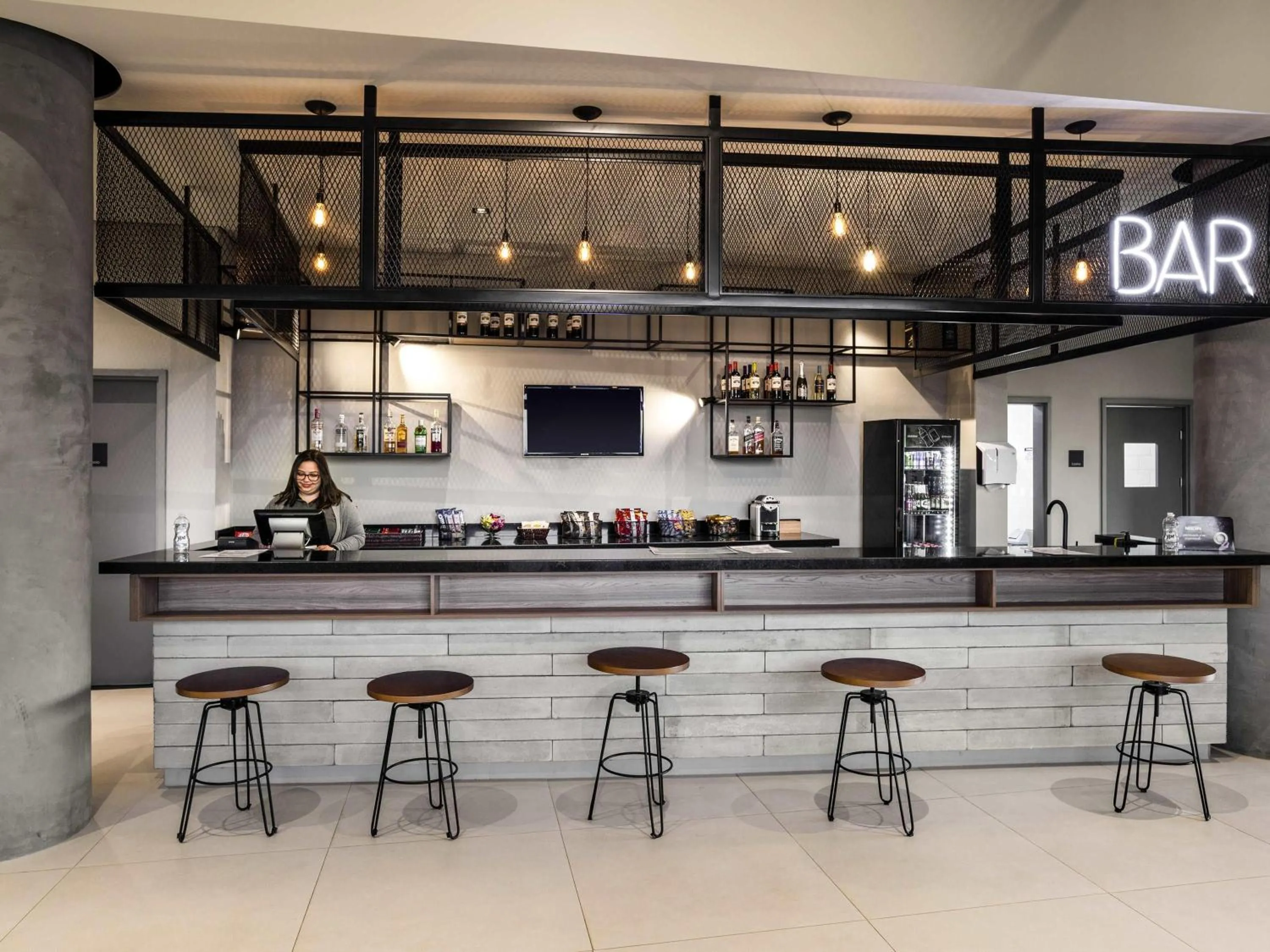 Lounge or bar in ibis Botucatu