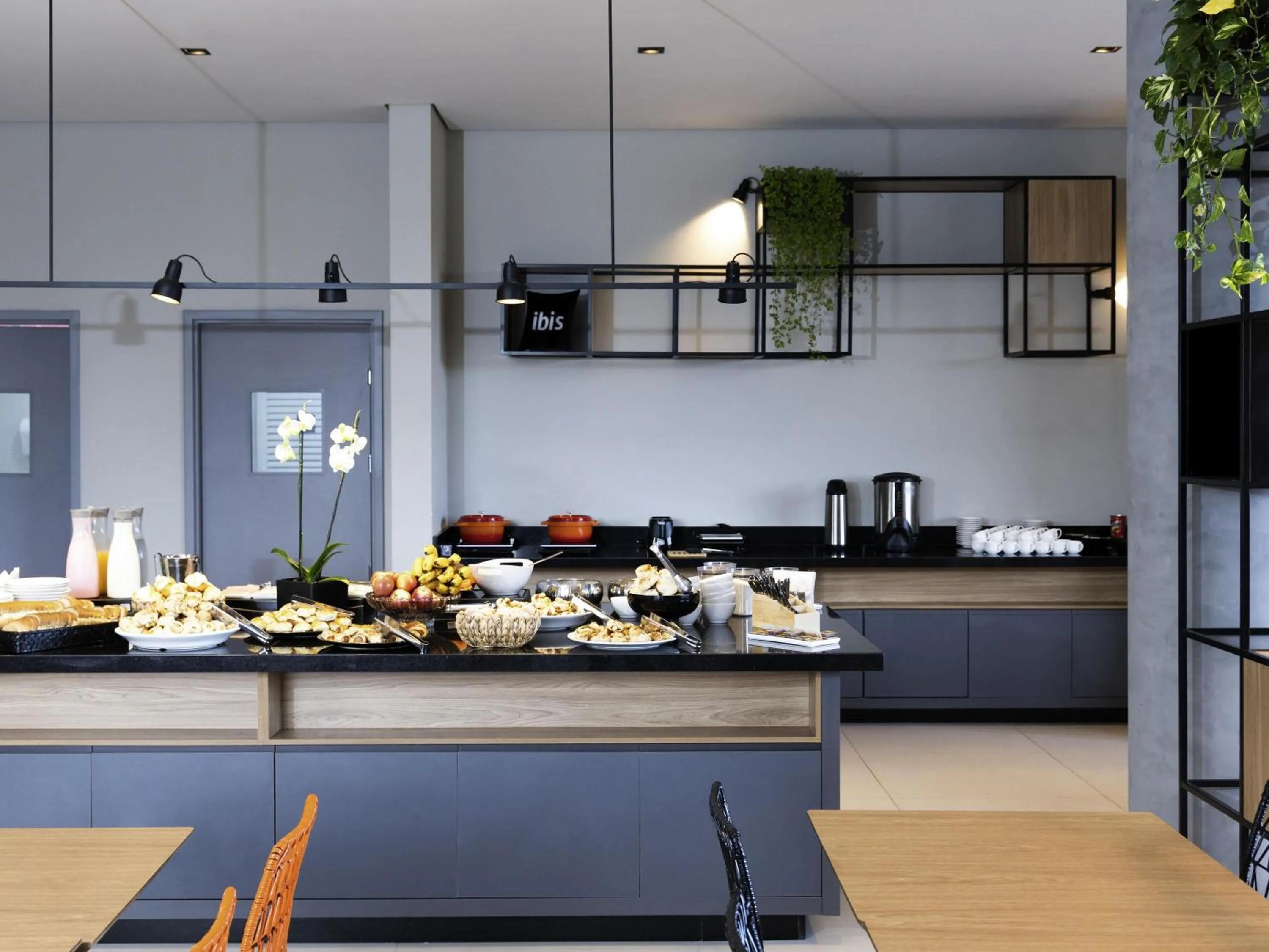 Restaurant/places to eat in ibis Botucatu