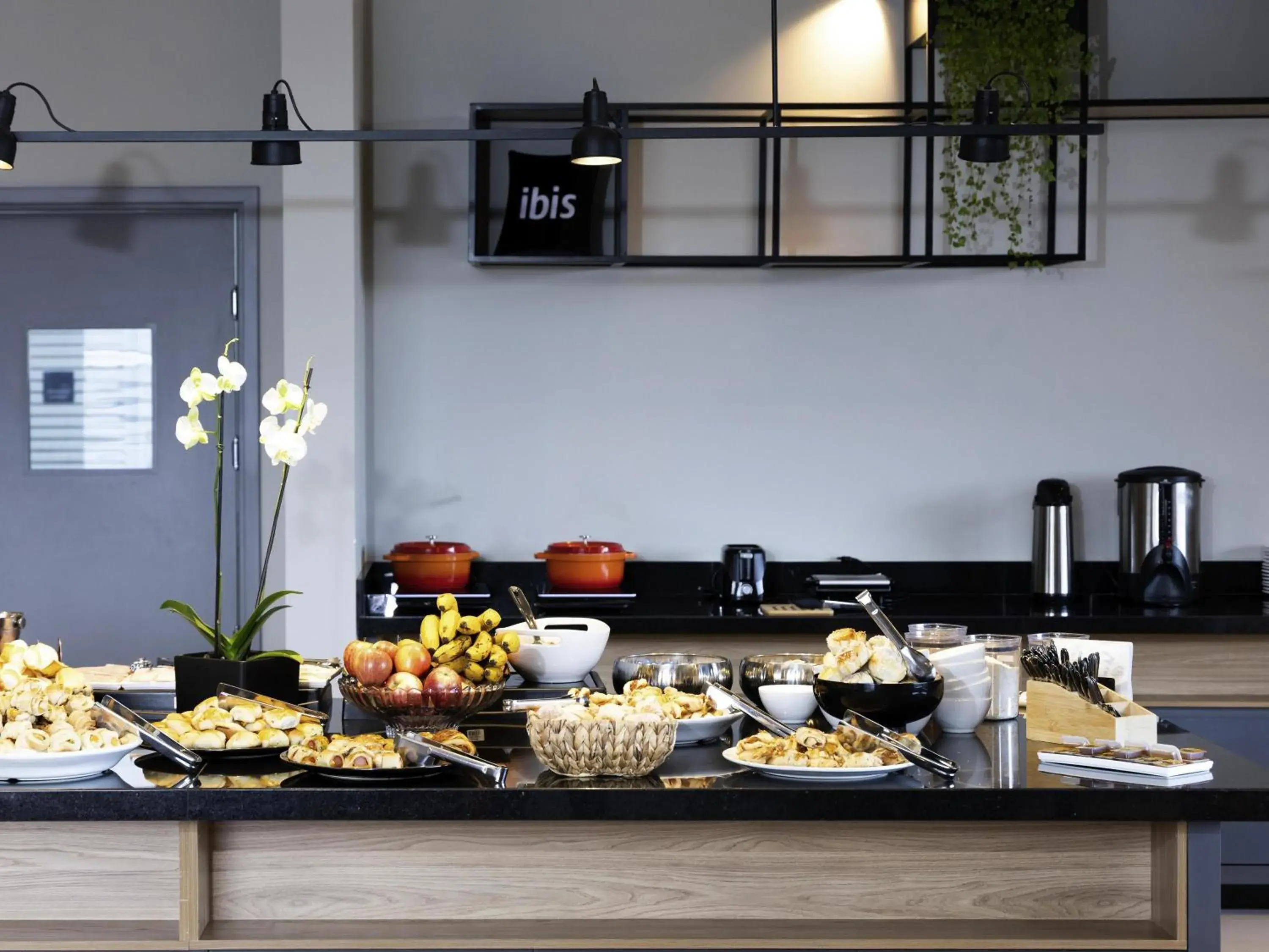 Restaurant/places to eat in ibis Botucatu Restaurant/places to eat in ibis Botucatu