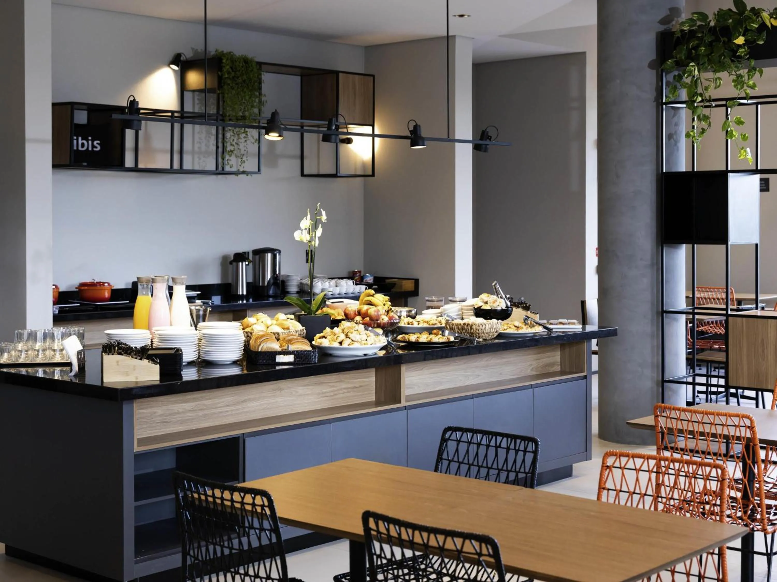 Restaurant/places to eat in ibis Botucatu