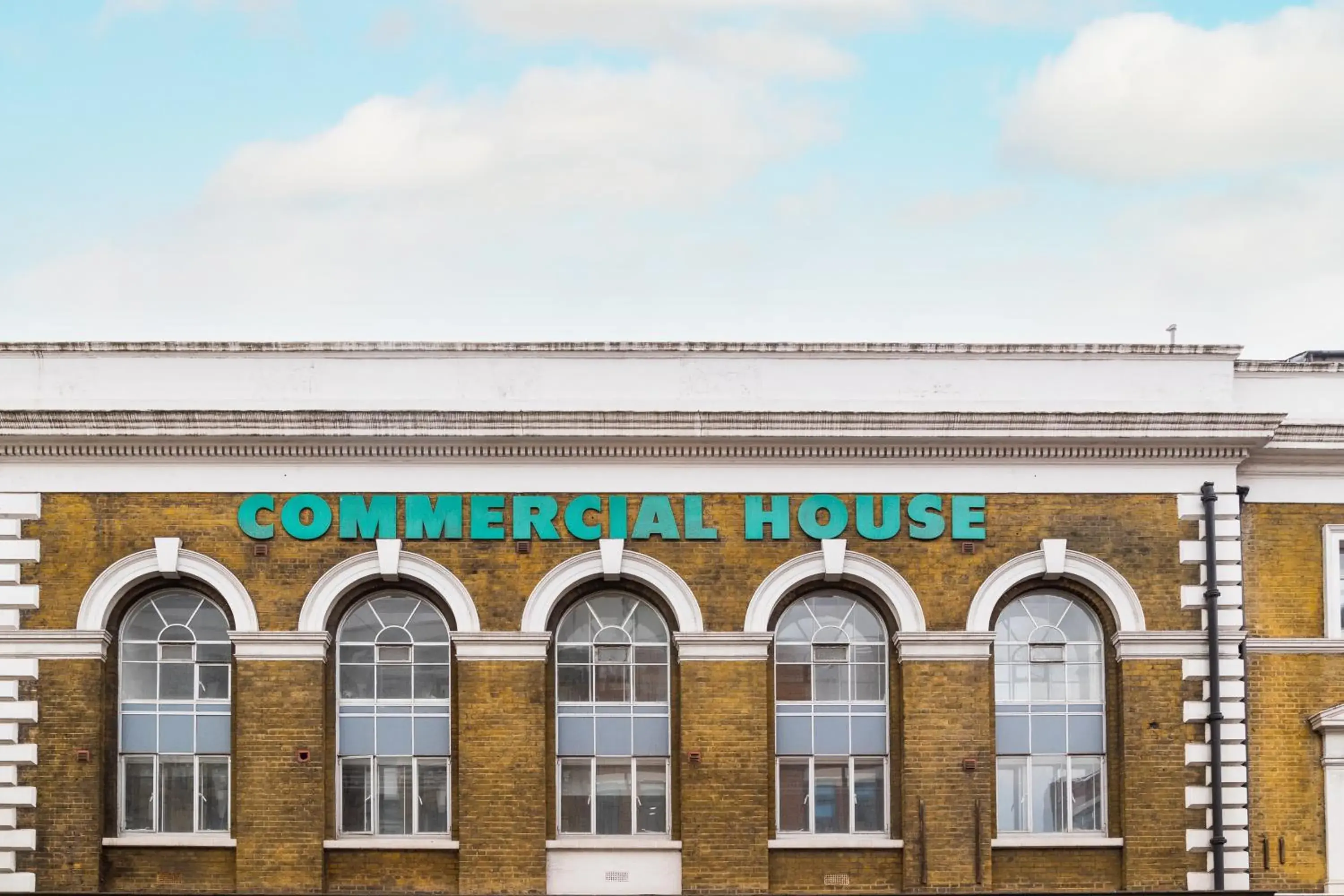 Roomy Studio Mezzanine in Bob W London Spitalfields Roomy Studio Mezzanine in Bob W London Spitalfields