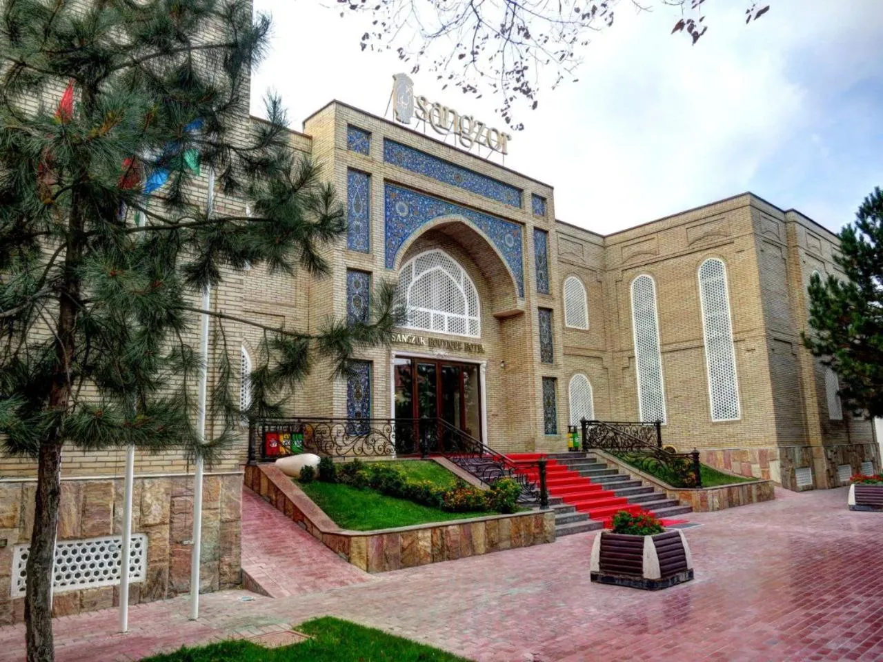 Facade/entrance in Sangzor Boutique Hotel
